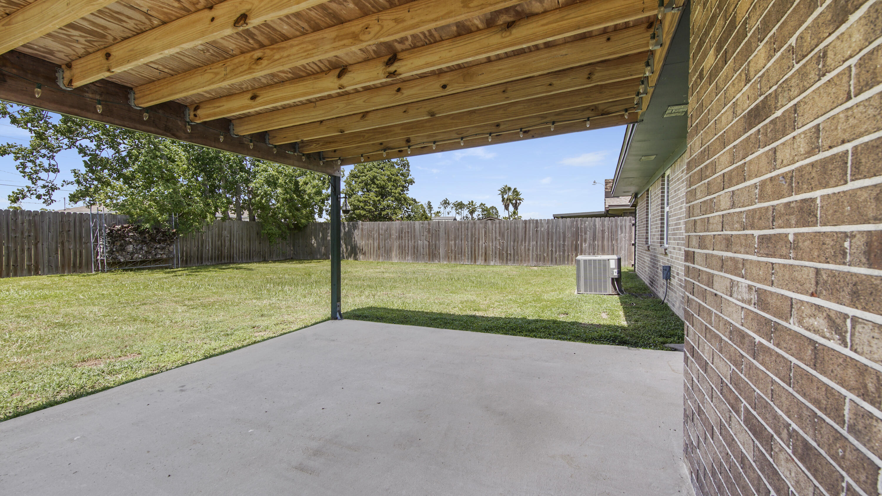 FOREST SHORES - Residential