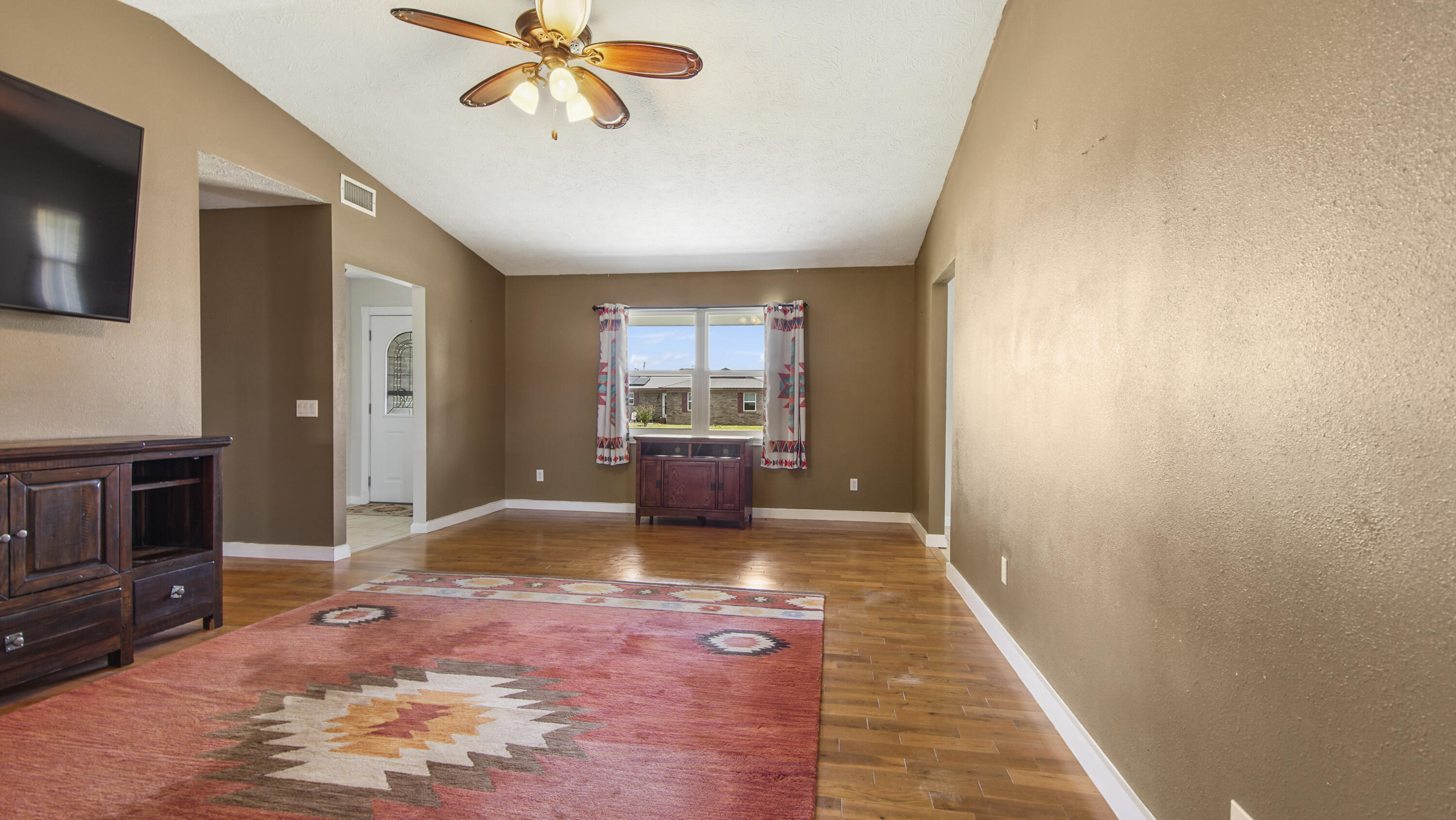 FOREST SHORES - Residential