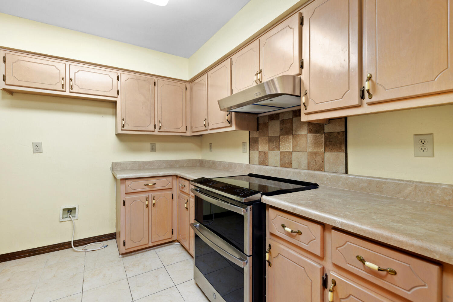 COUNTRYVIEW ESTATES 3RD ADDN - Residential