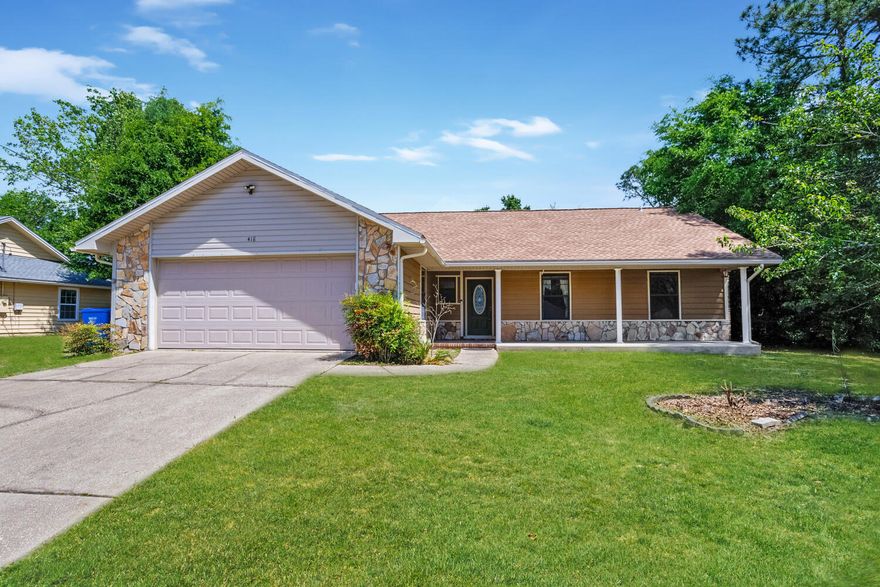 Back on the market no fault of the sellers. First time home buyers this is for you!! This 3 bedroom 2 bath home south of i-10 is perfect for you. Brand new roof put on 1 year ago, and new carpet added to the bedrooms, tile through out (tile is not new). This house is the perfect starter home for you, priced just right. Call for your private tour today!Back on the market no fault to the sellers.