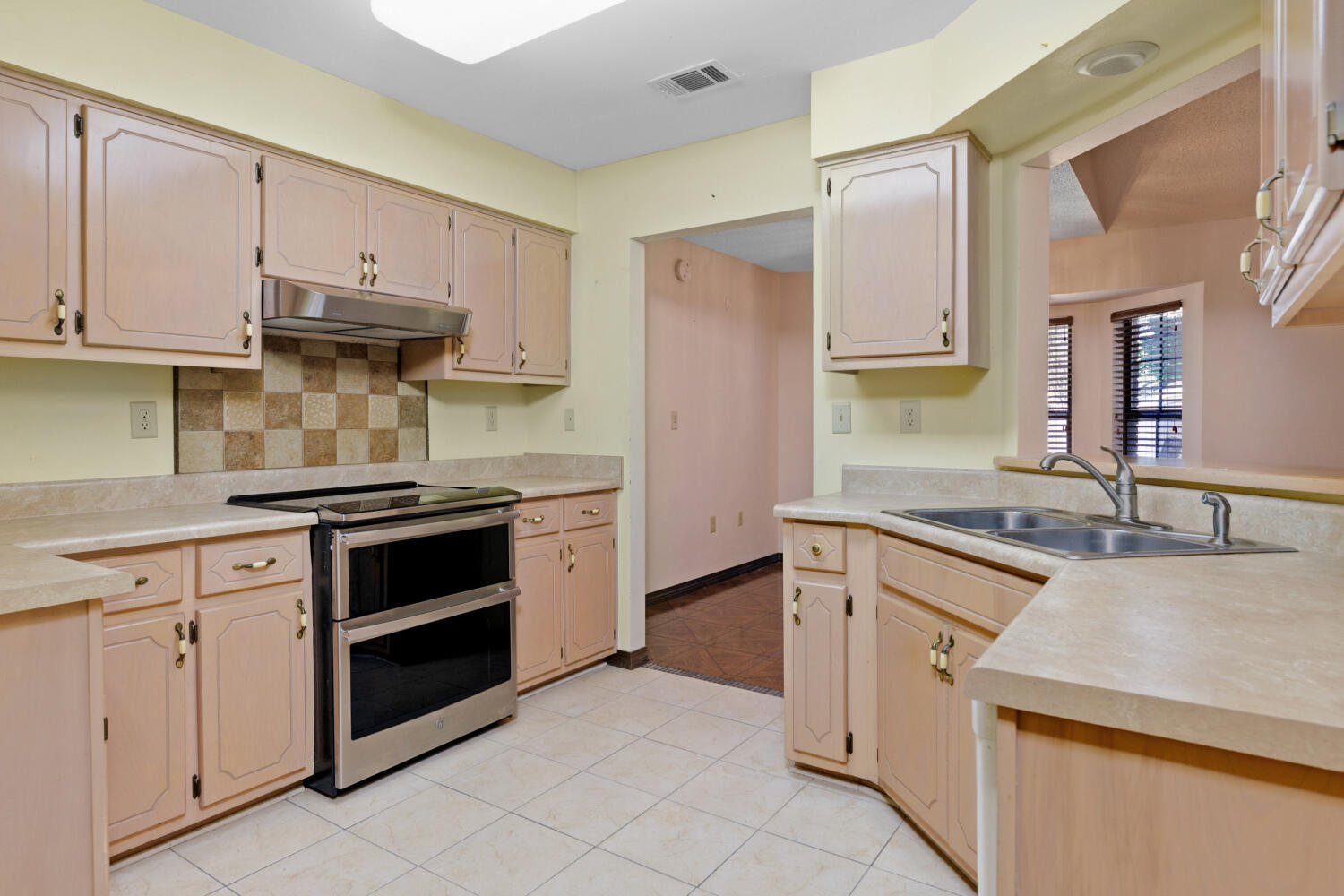 COUNTRYVIEW ESTATES 3RD ADDN - Residential