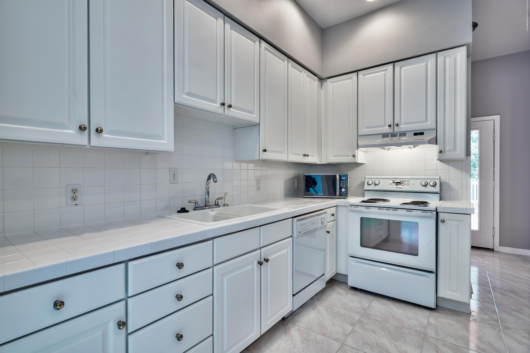 SEABREEZE 3RD ADDN - Residential