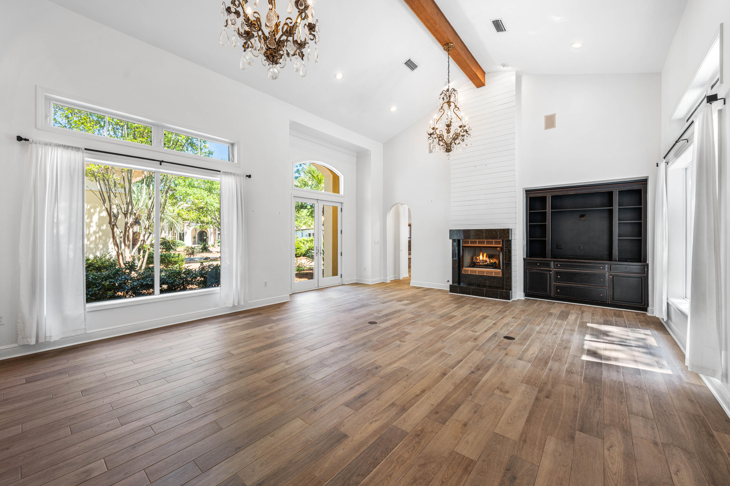 BURNT PINE - Residential