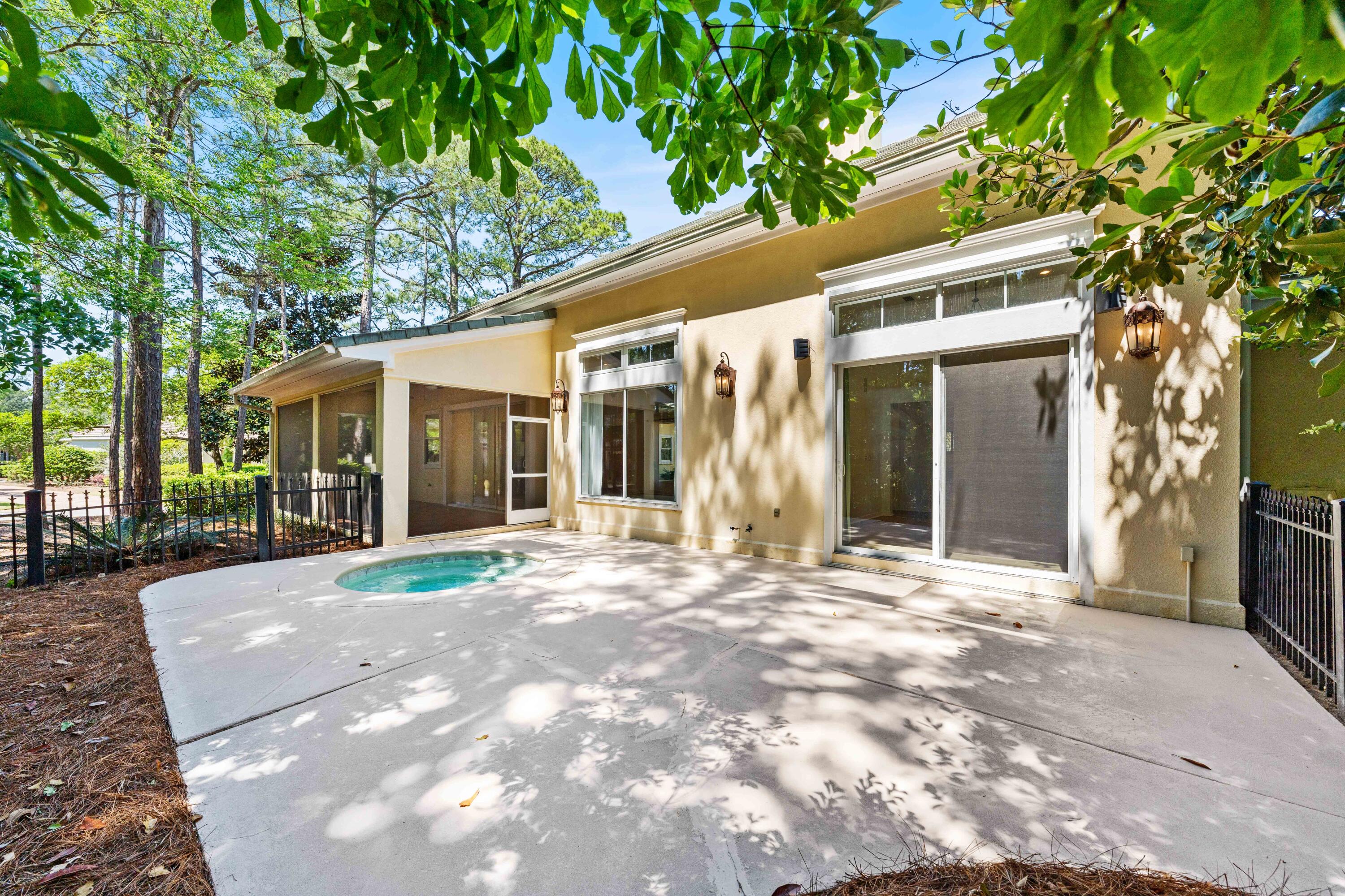 BURNT PINE - Residential