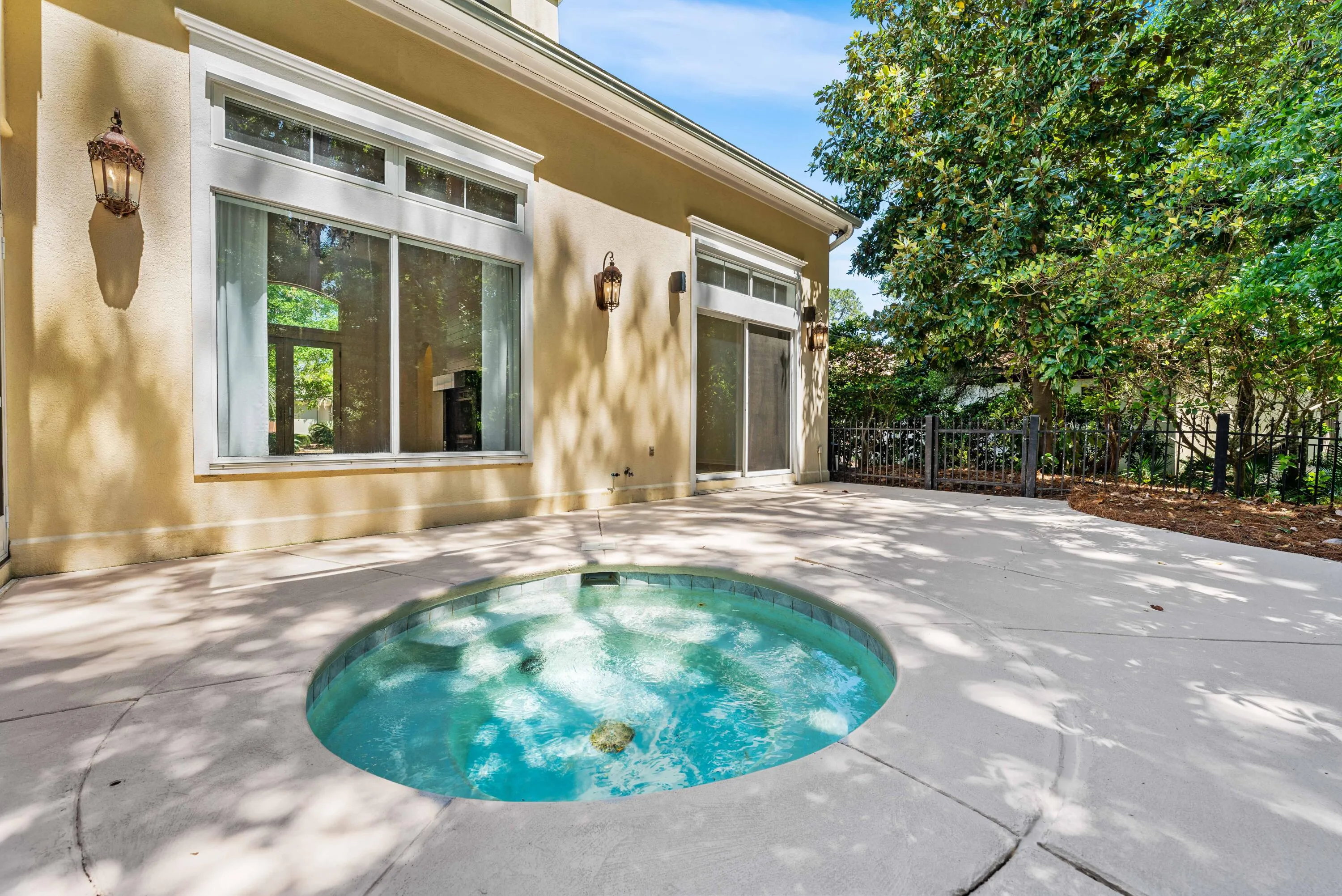 Miramar Beach, Florida 32550, United States, 3 Bedrooms Bedrooms, ,2 BathroomsBathrooms,Residential,Active,120345