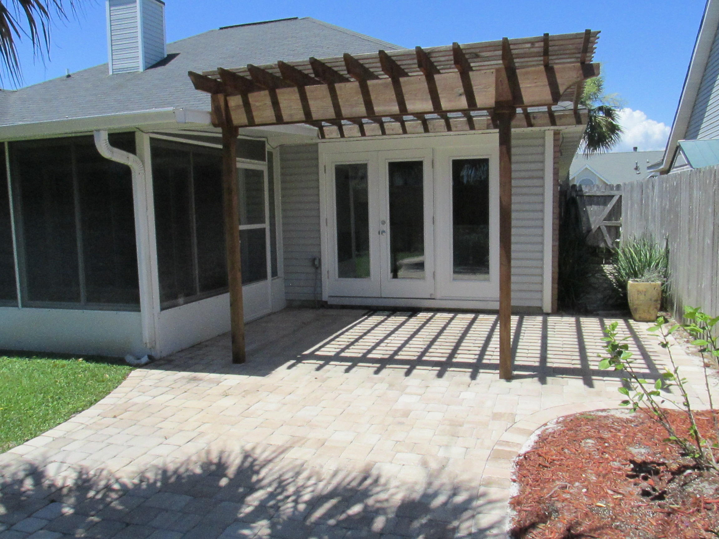 HARBOR BREEZE - Residential Lease