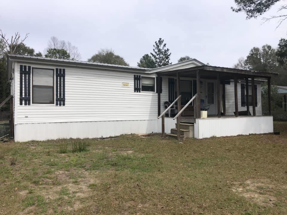 NICE 3 BR with 2 Full Baths, MB is a split plan from two other BR's. Large Open kitchen, dr and lr plan.Great for a first time home or a nice rental.