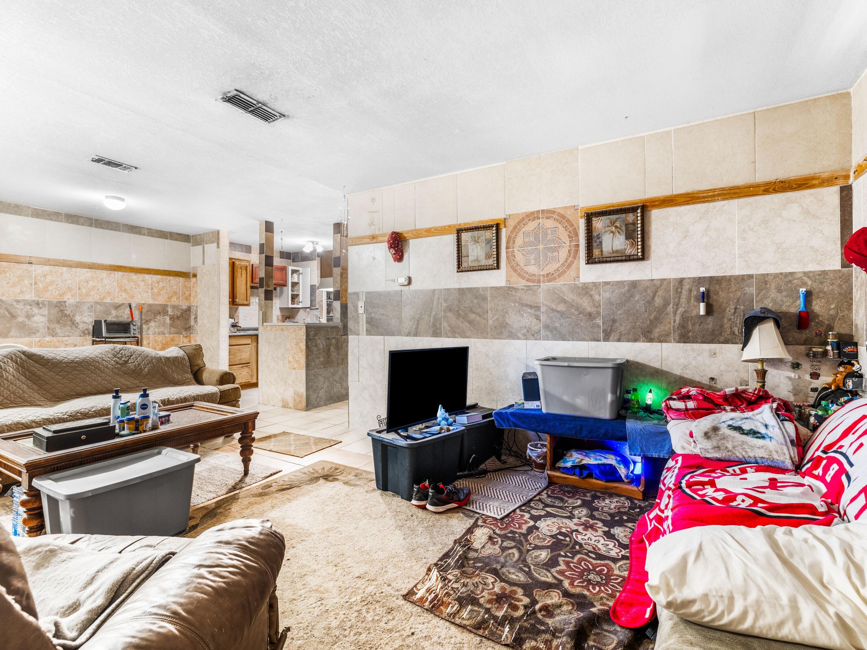 NO RECORDED SUBDIVISION - Residential