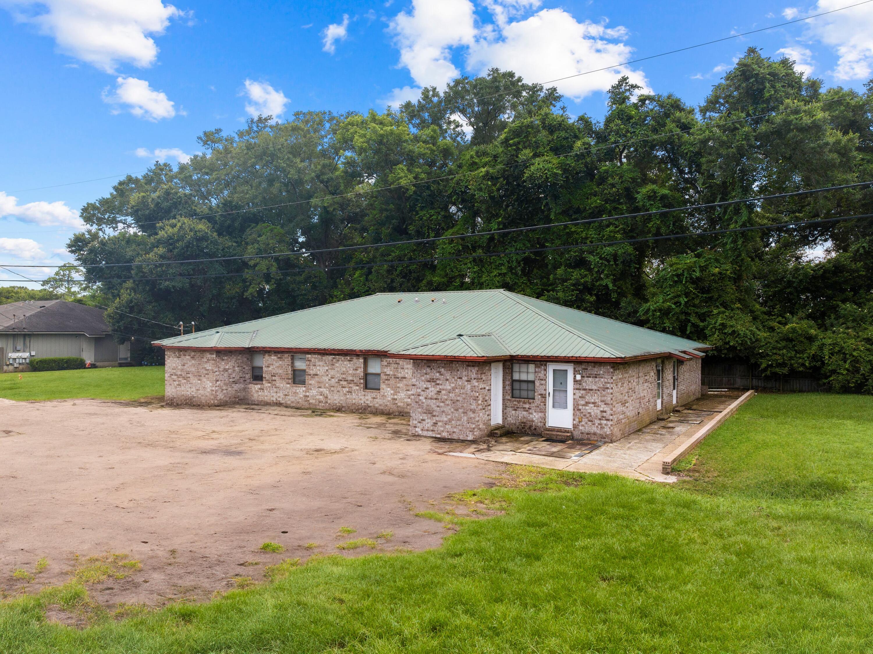 NO RECORDED SUBDIVISION - Residential