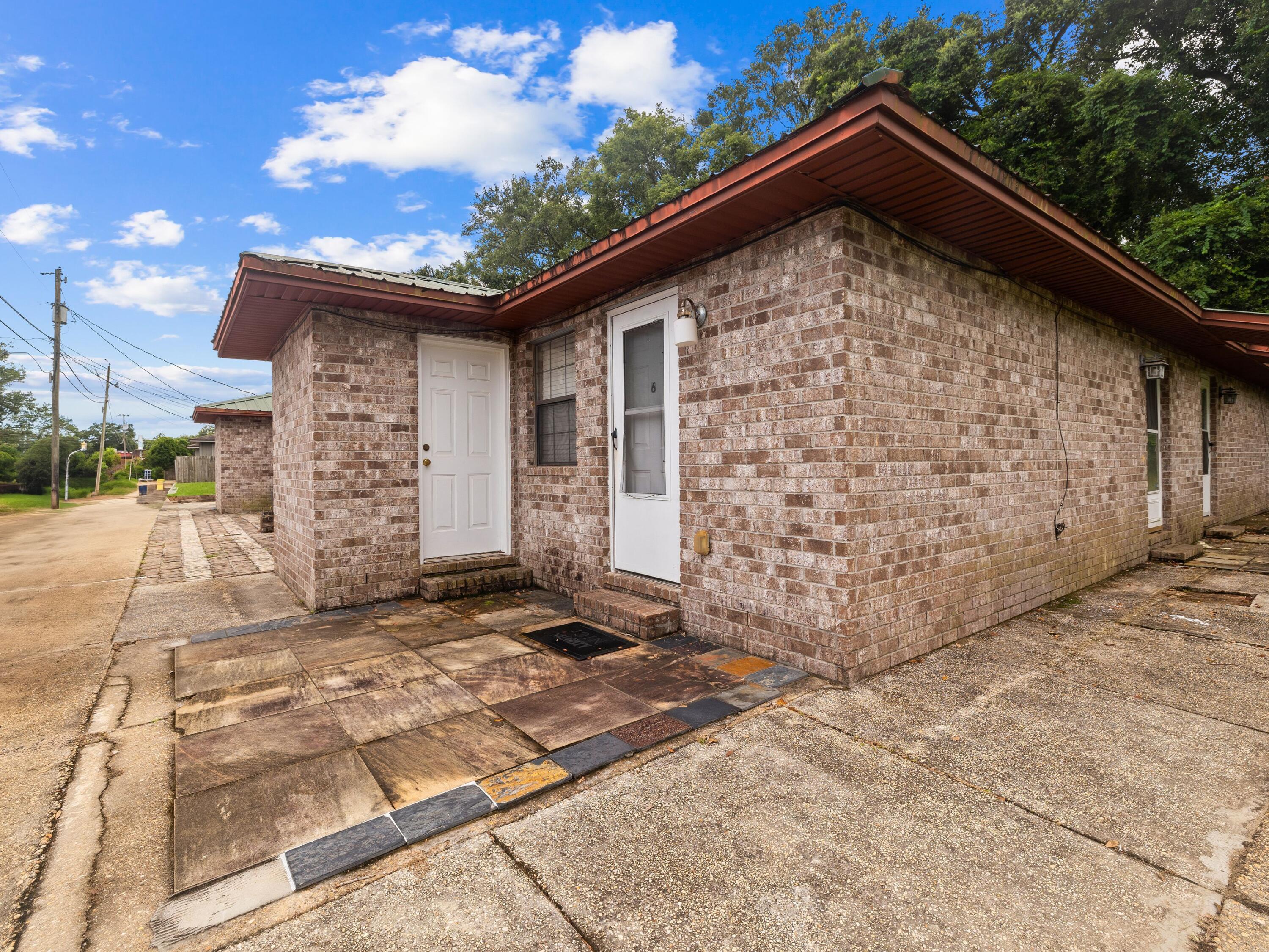 NO RECORDED SUBDIVISION - Residential