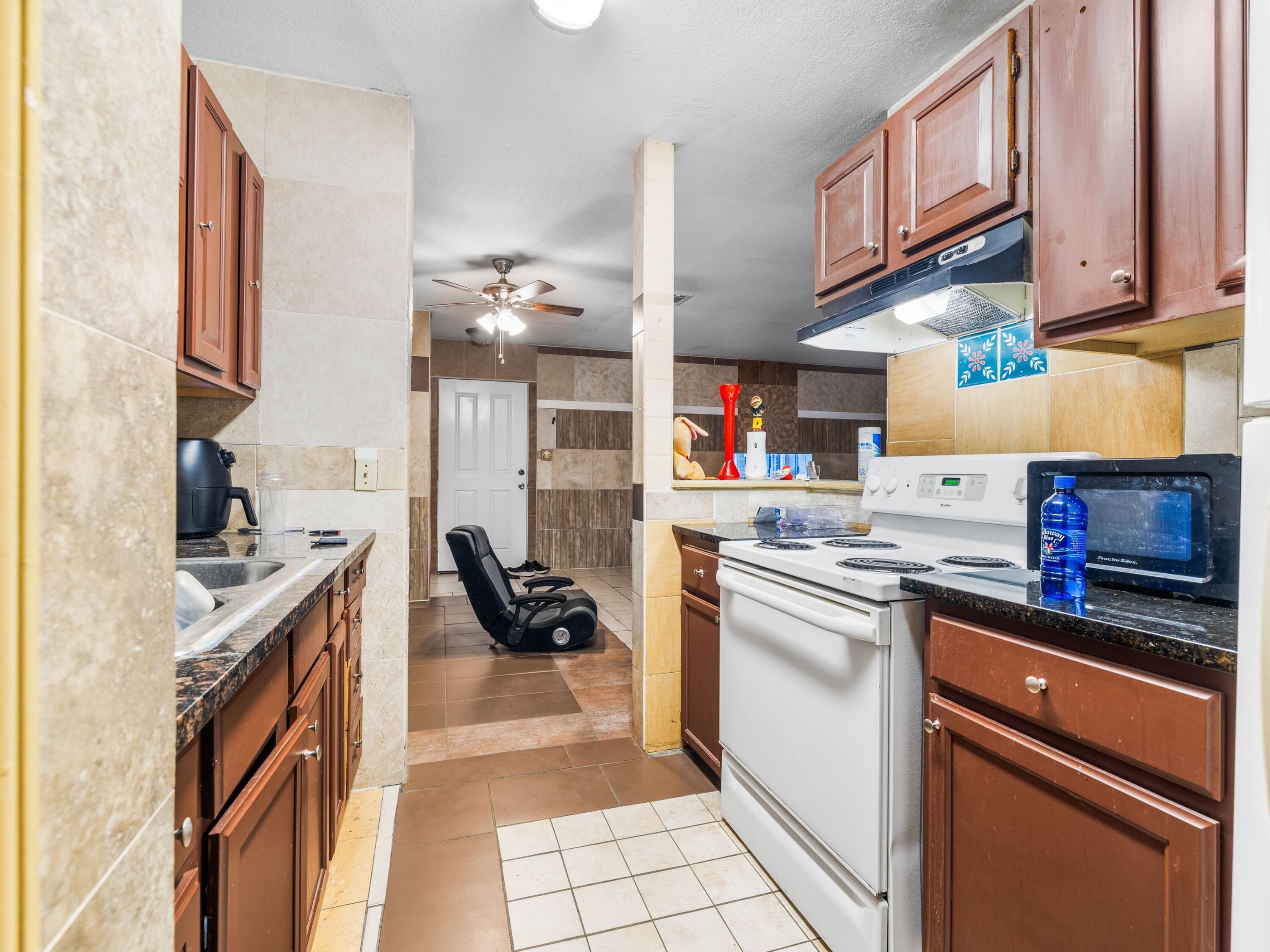 NO RECORDED SUBDIVISION - Residential