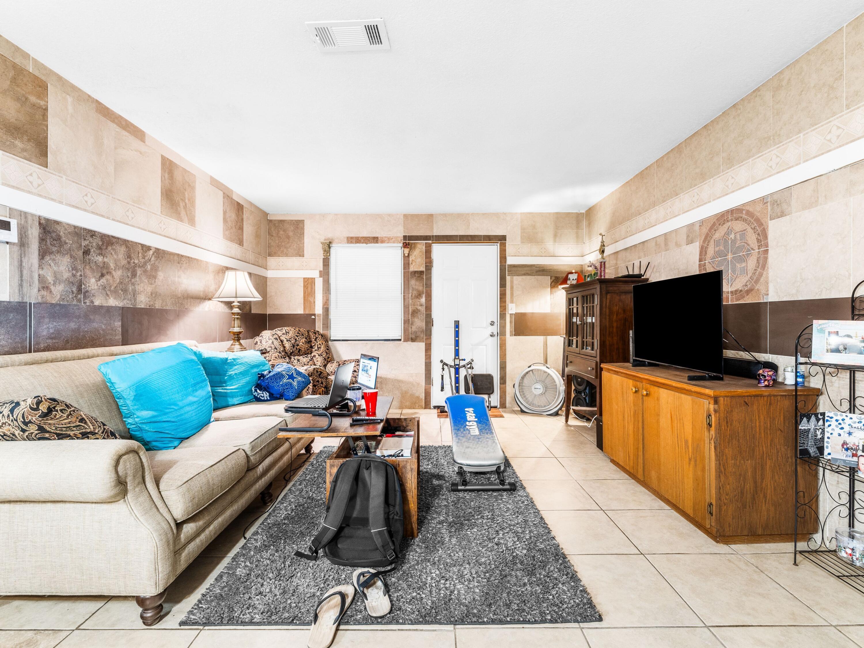NO RECORDED SUBDIVISION - Residential