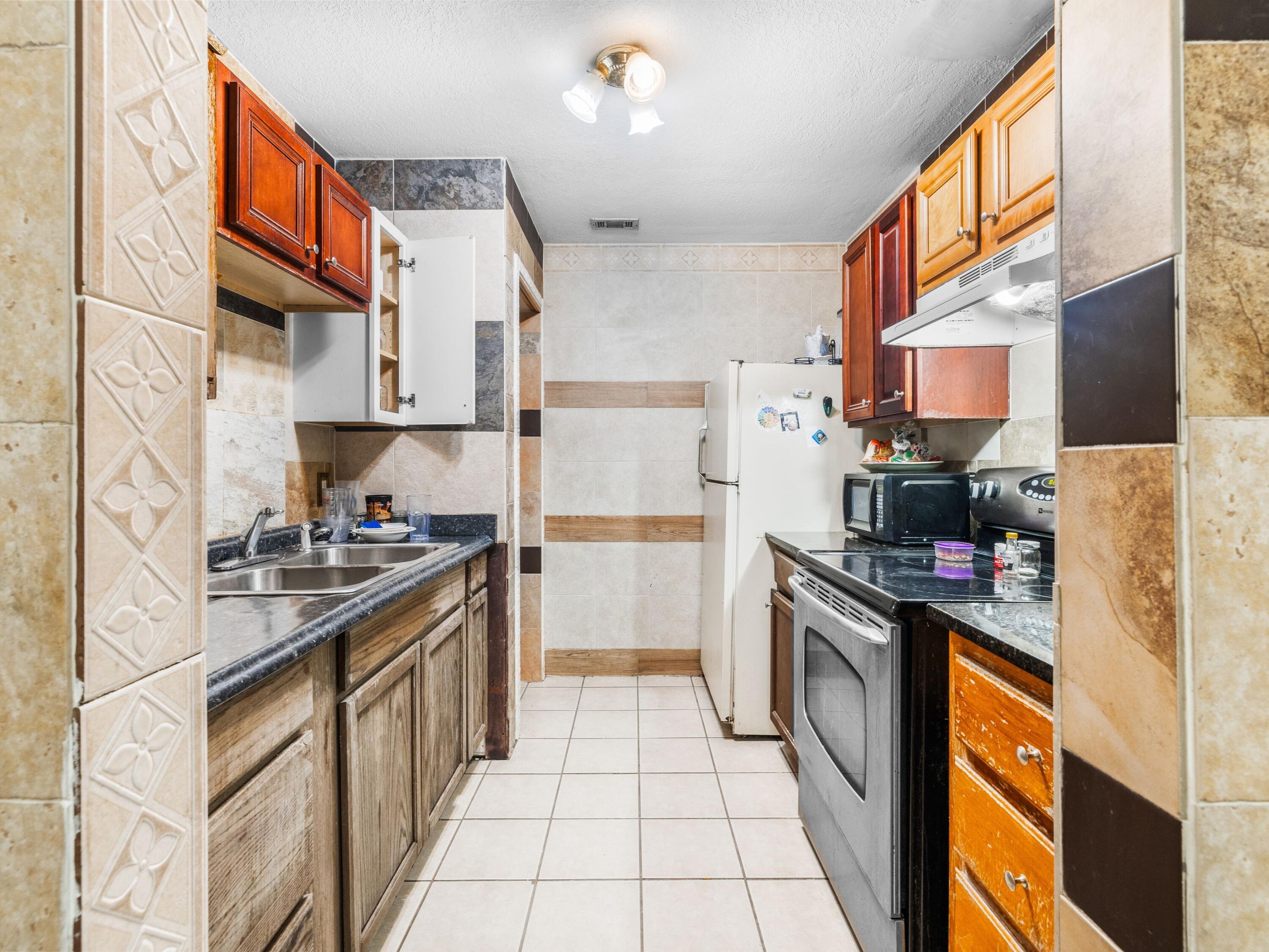 NO RECORDED SUBDIVISION - Residential