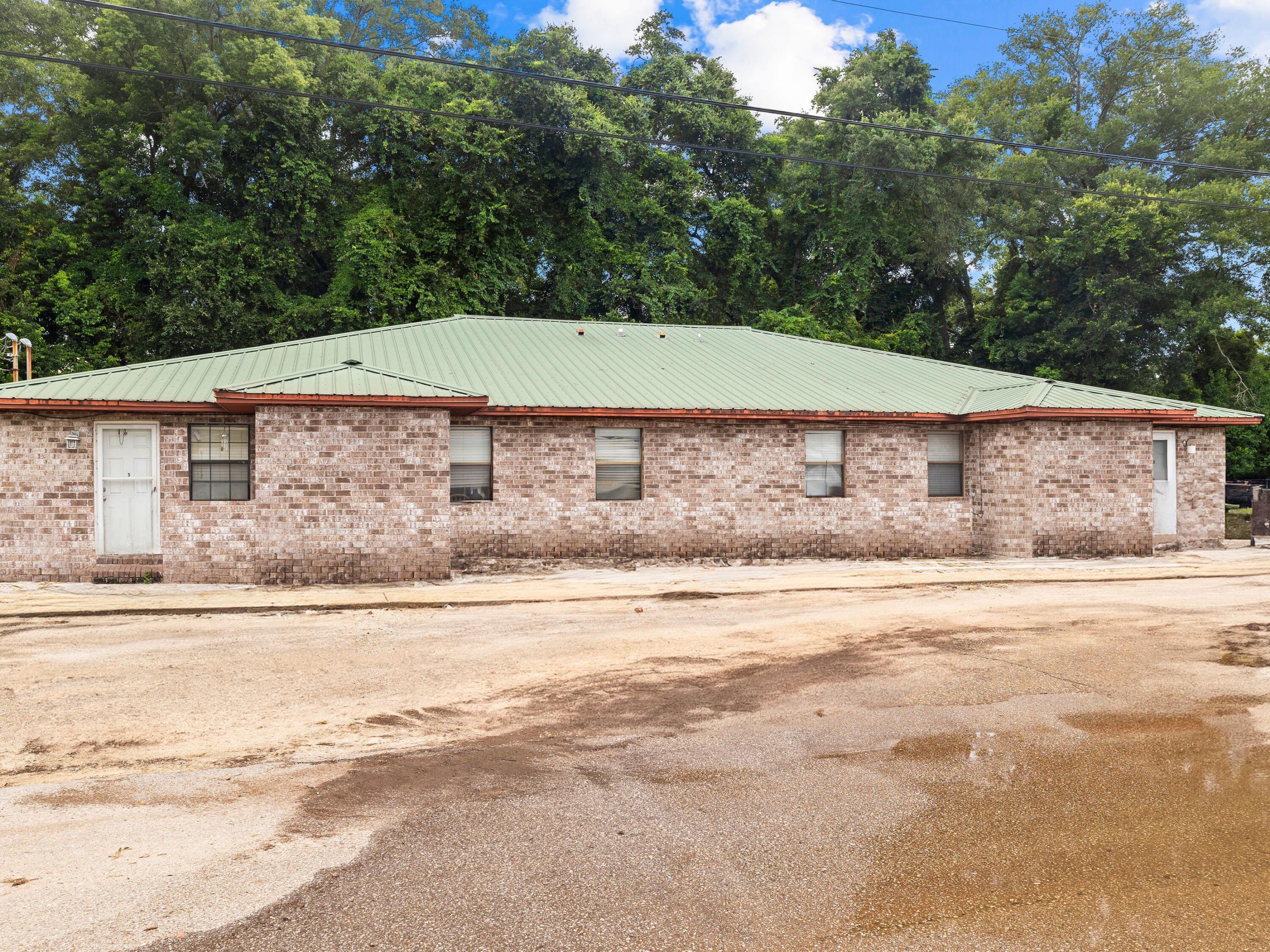 NO RECORDED SUBDIVISION - Residential