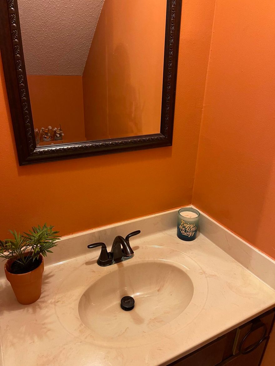 Townhome Centrally Located in FWB. Brand New Roof. 2 Bedrooms, 2.5 baths. Fireplace, Fenced Back Yard.