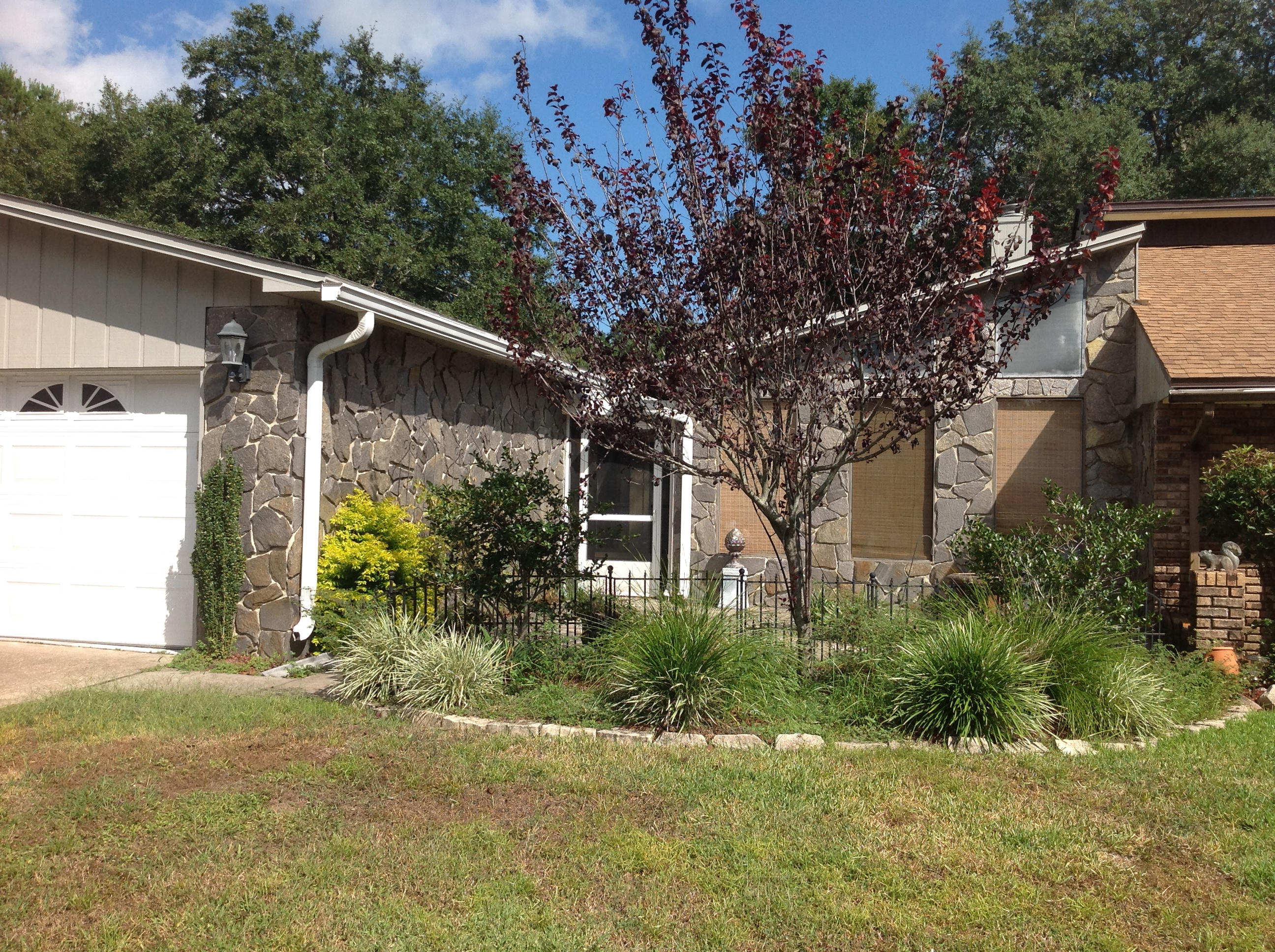 DONLABROOK GARDYNS - Residential Lease