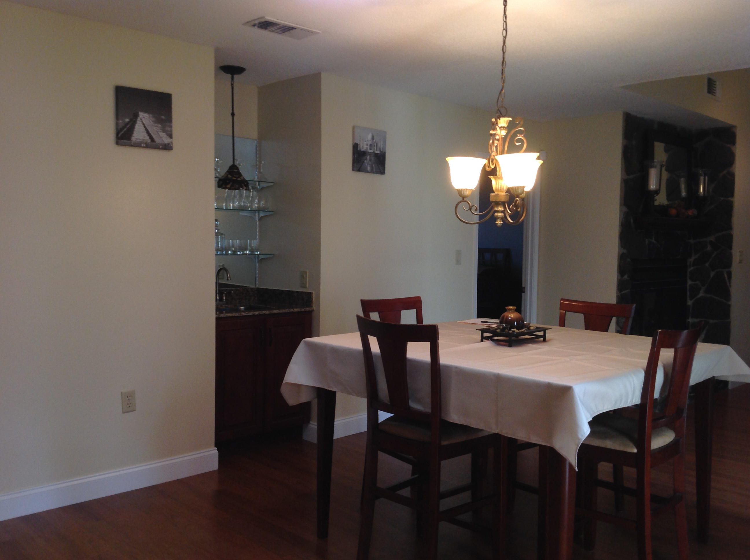 DONLABROOK GARDYNS - Residential Lease