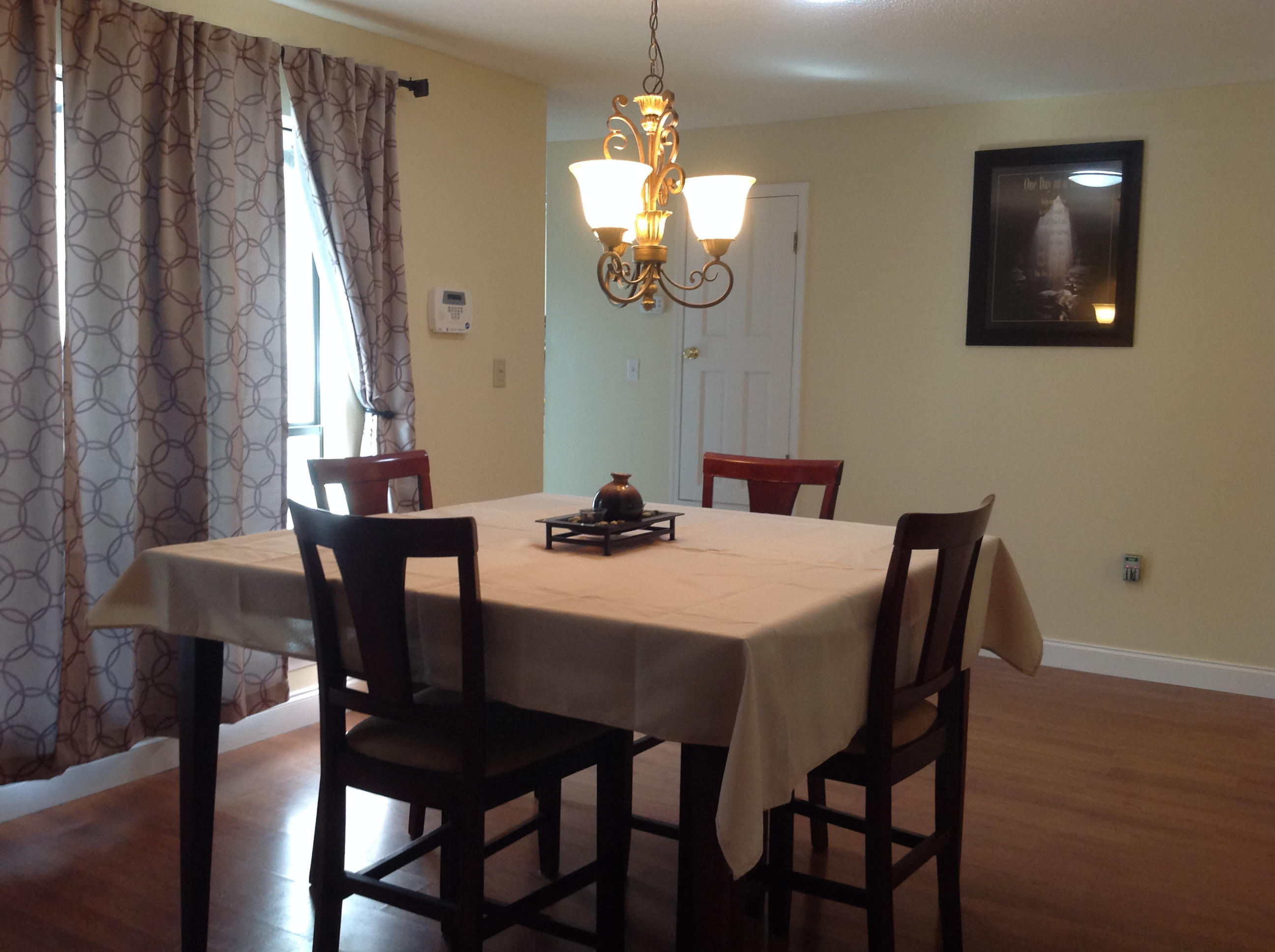 DONLABROOK GARDYNS - Residential Lease