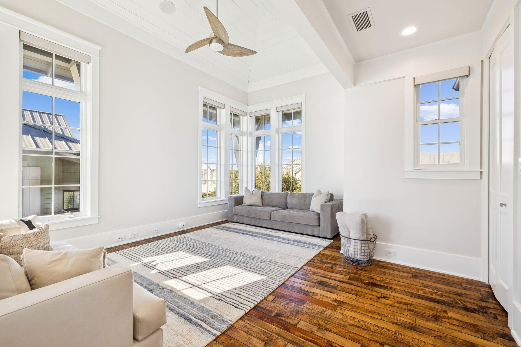 RETREAT THE - Residential