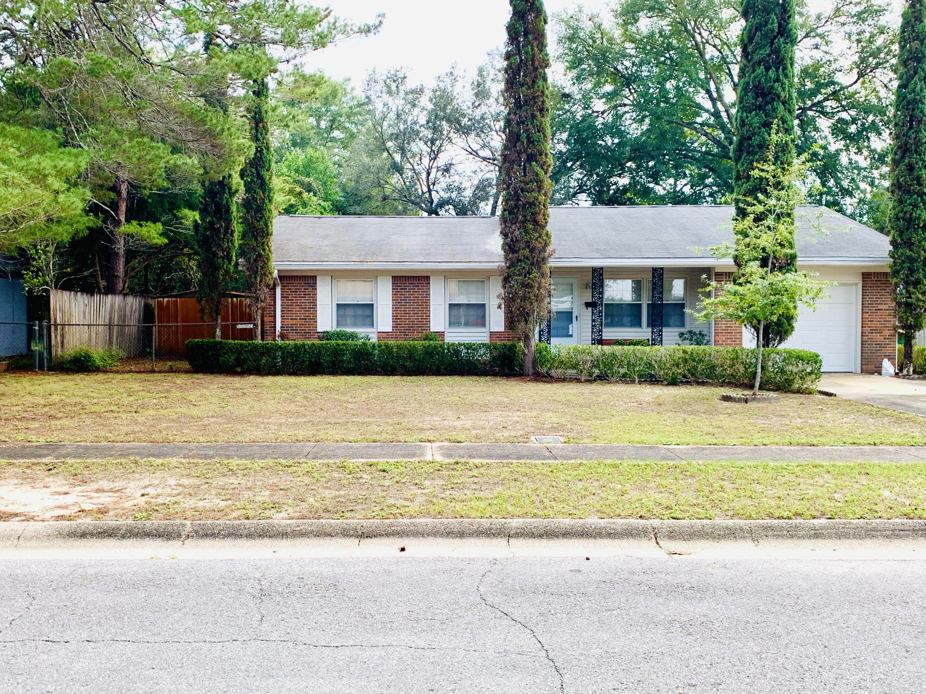 CAROL ANNE MANOR - Residential