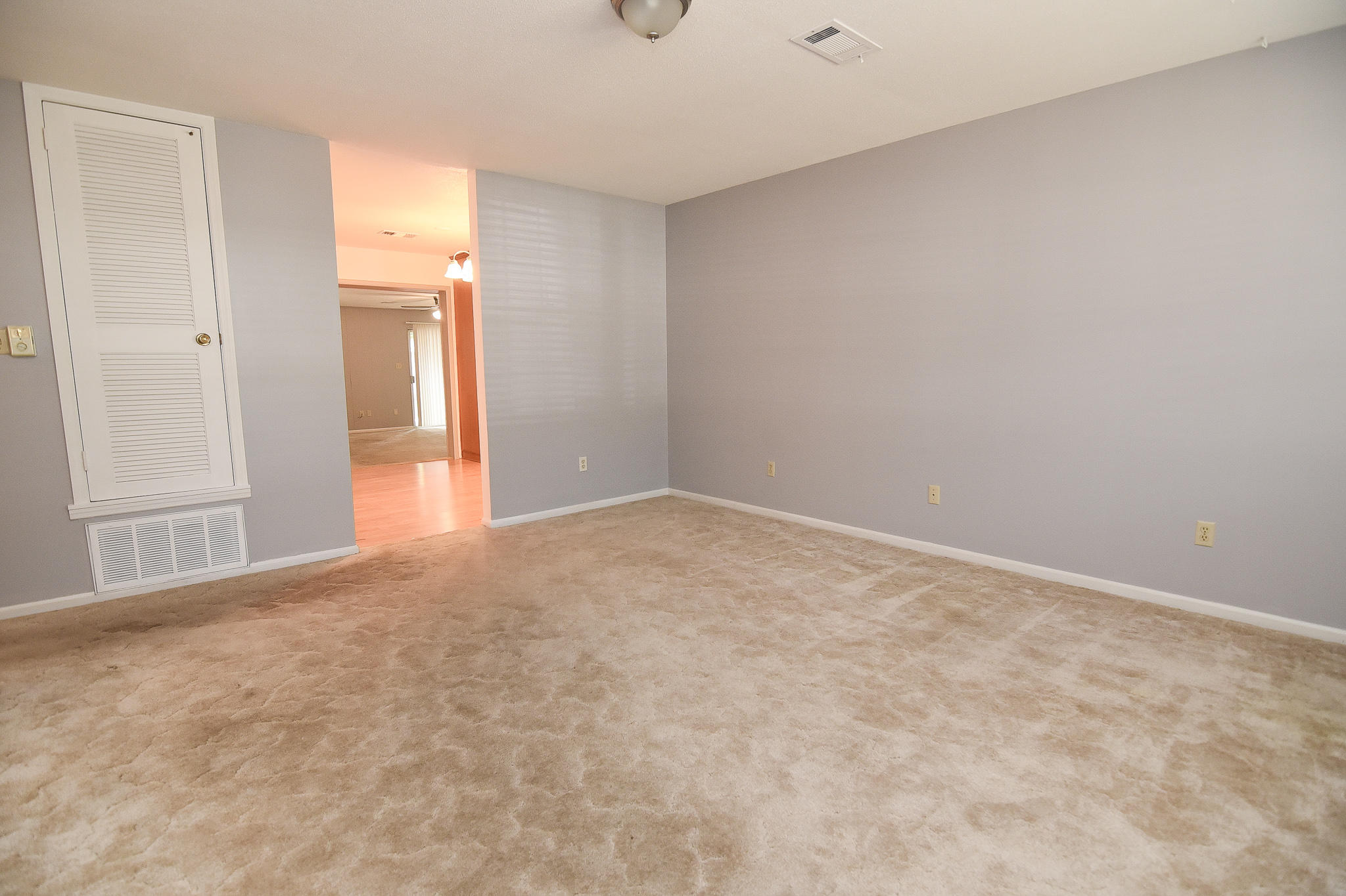 CAROL ANNE MANOR - Residential