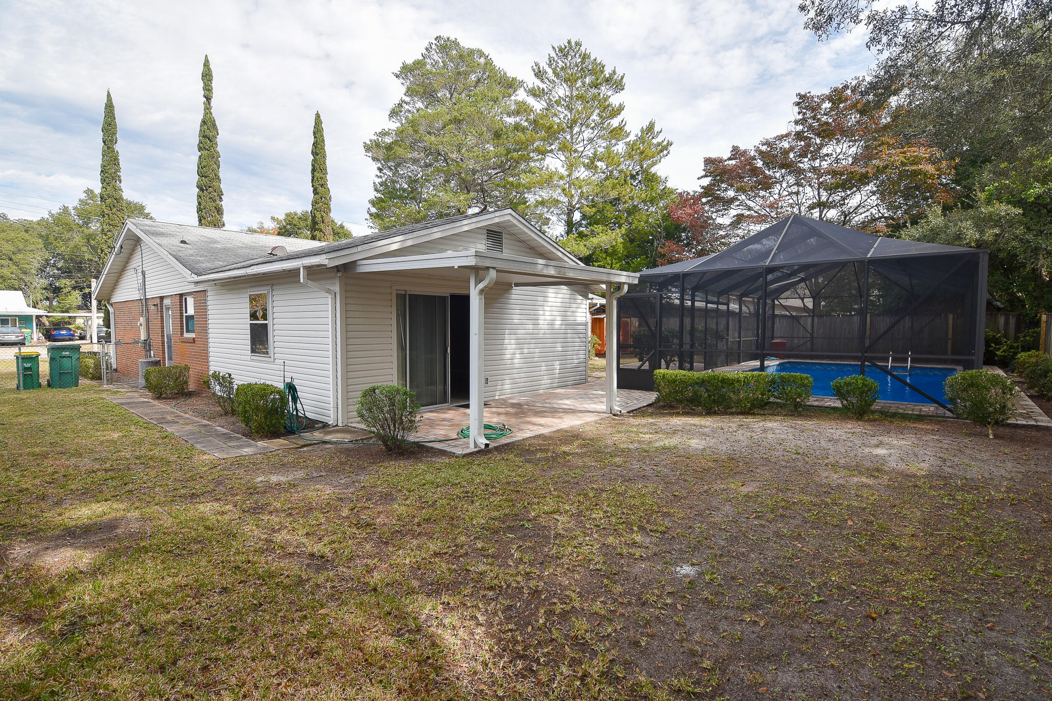 CAROL ANNE MANOR - Residential