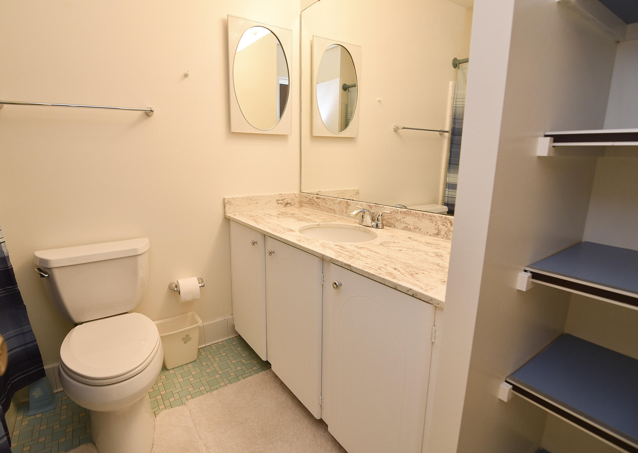 CAROL ANNE MANOR - Residential