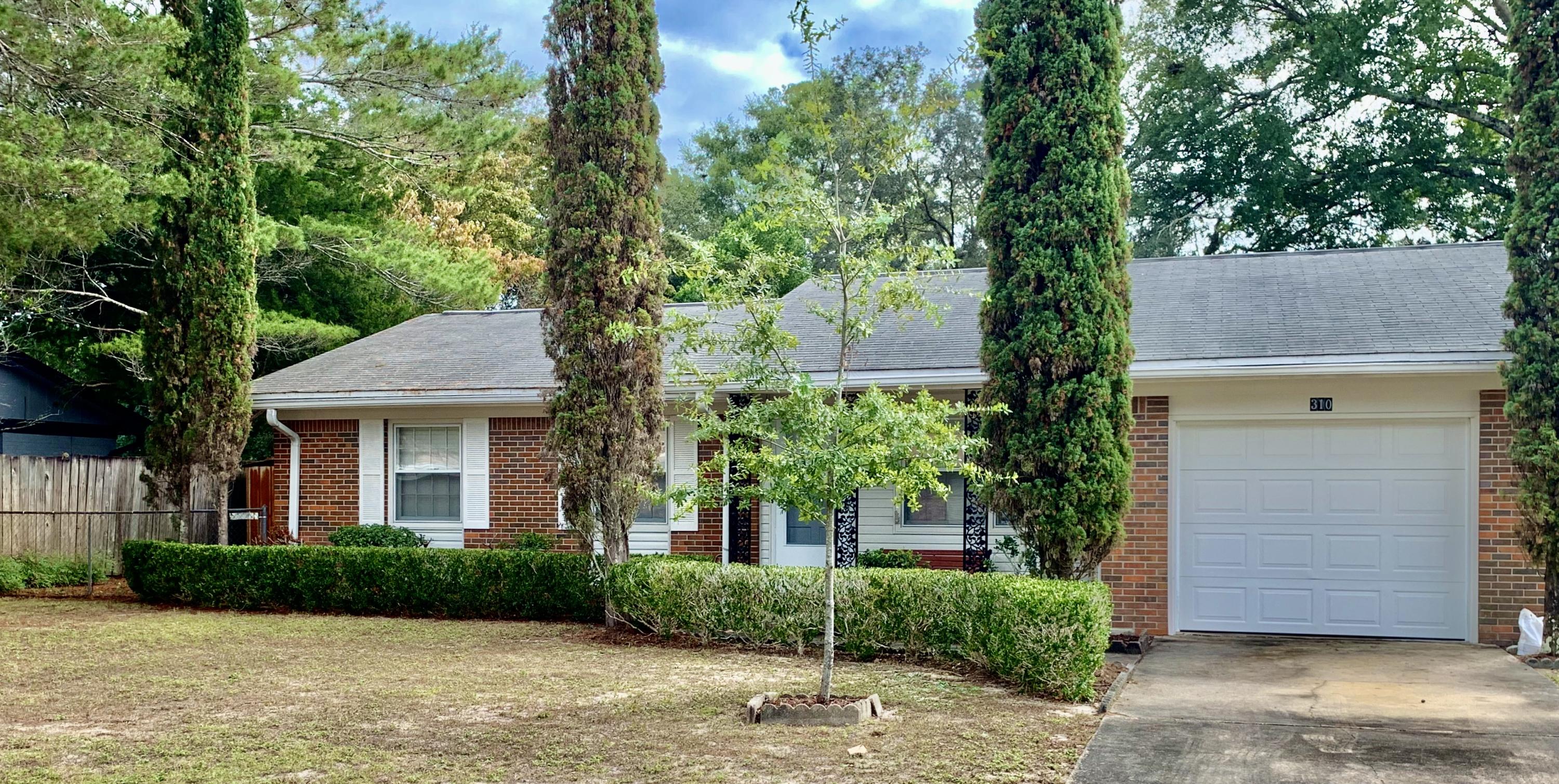 CAROL ANNE MANOR - Residential