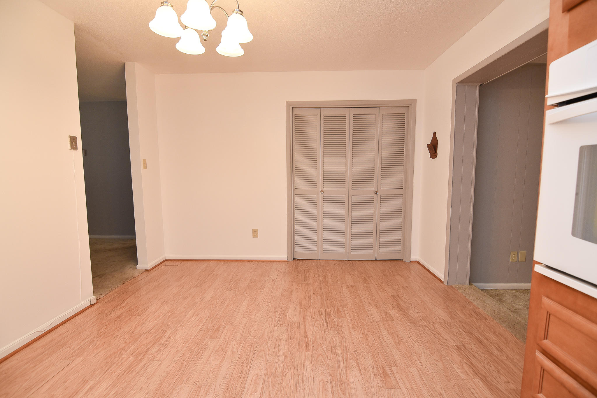 CAROL ANNE MANOR - Residential