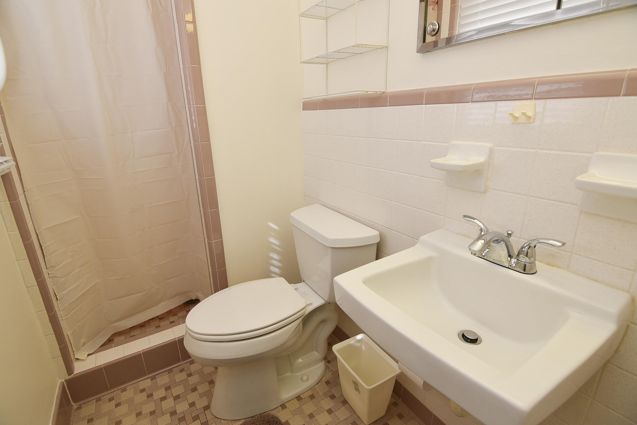 CAROL ANNE MANOR - Residential