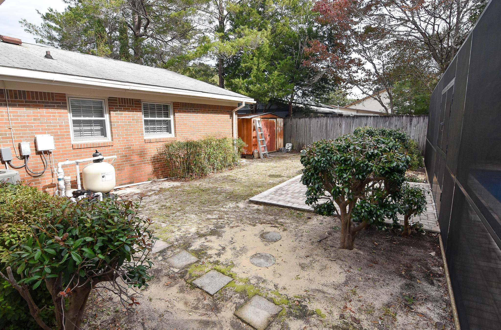 CAROL ANNE MANOR - Residential