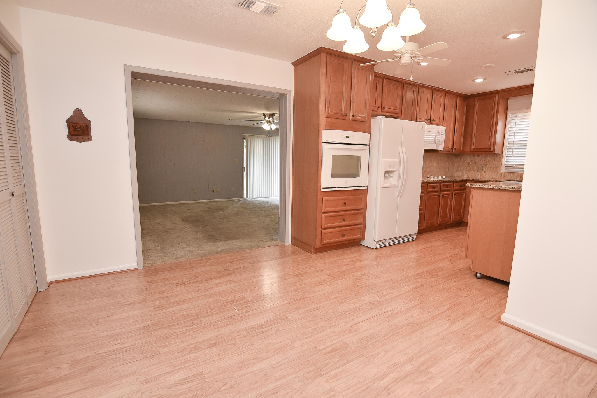 CAROL ANNE MANOR - Residential