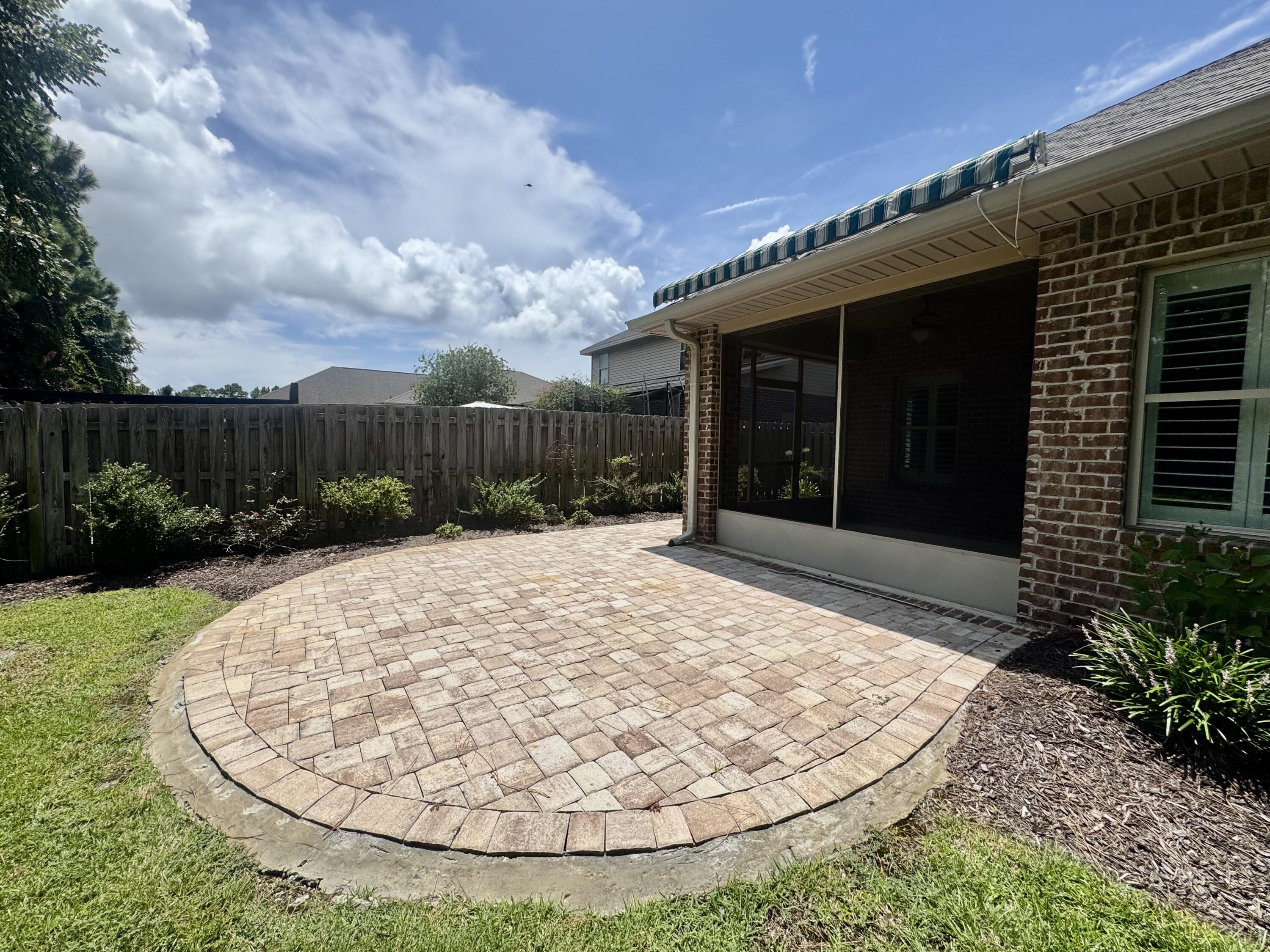 DRIFTWOOD ESTATES - Residential Lease