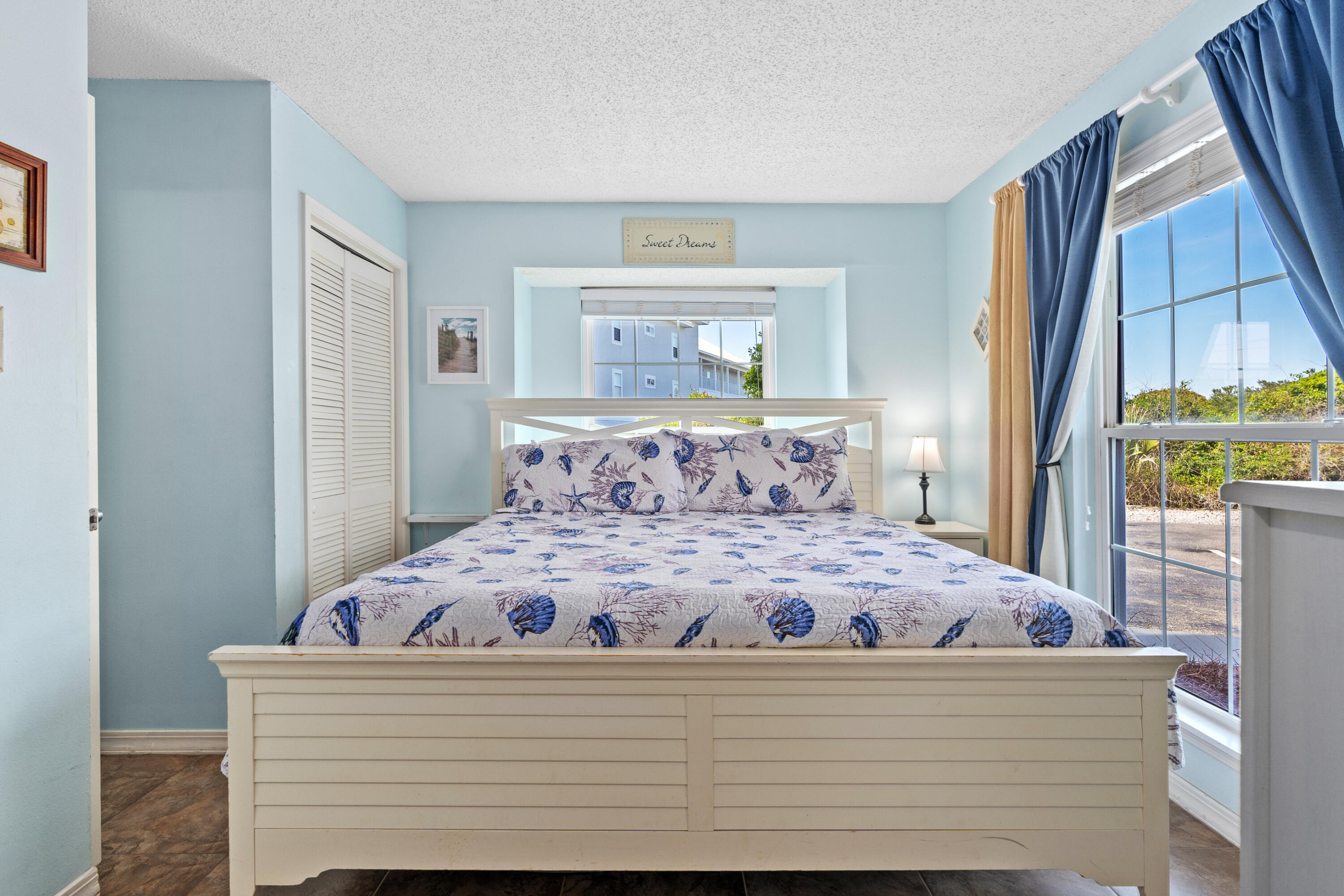 SUMMER BREEZE CONDO - Residential