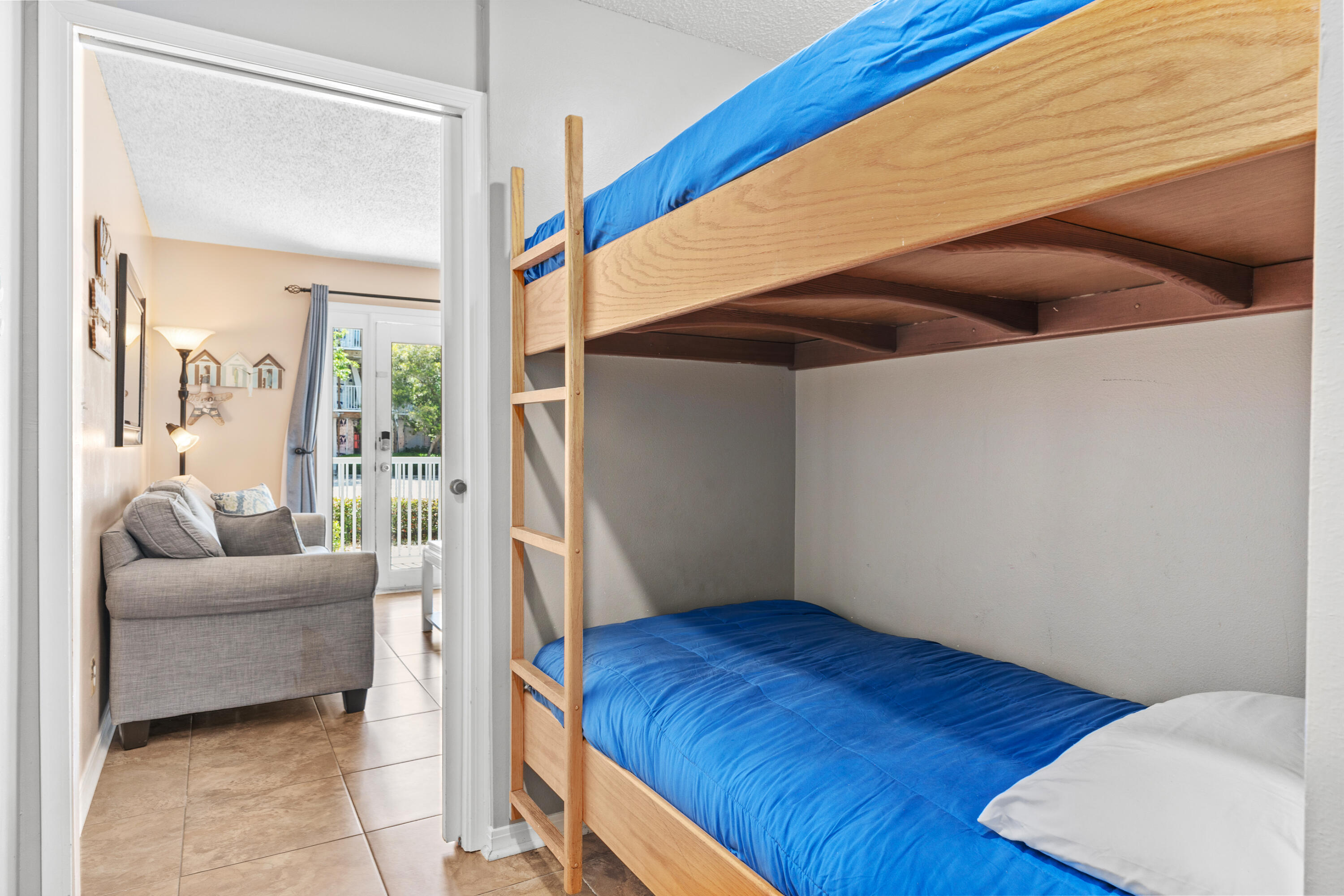 SUMMER BREEZE CONDO - Residential