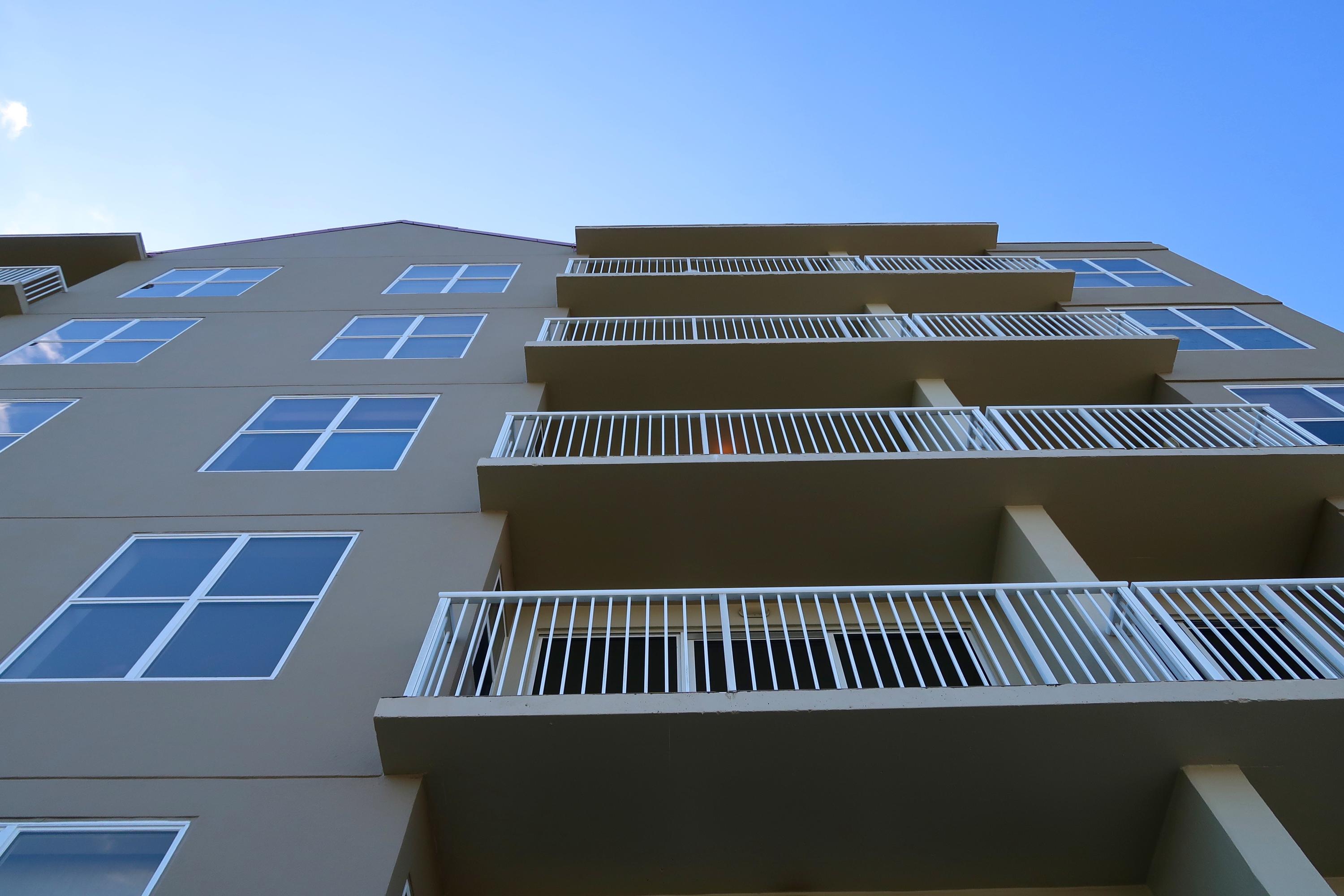 PALM COURT YACHT CLUB - Residential