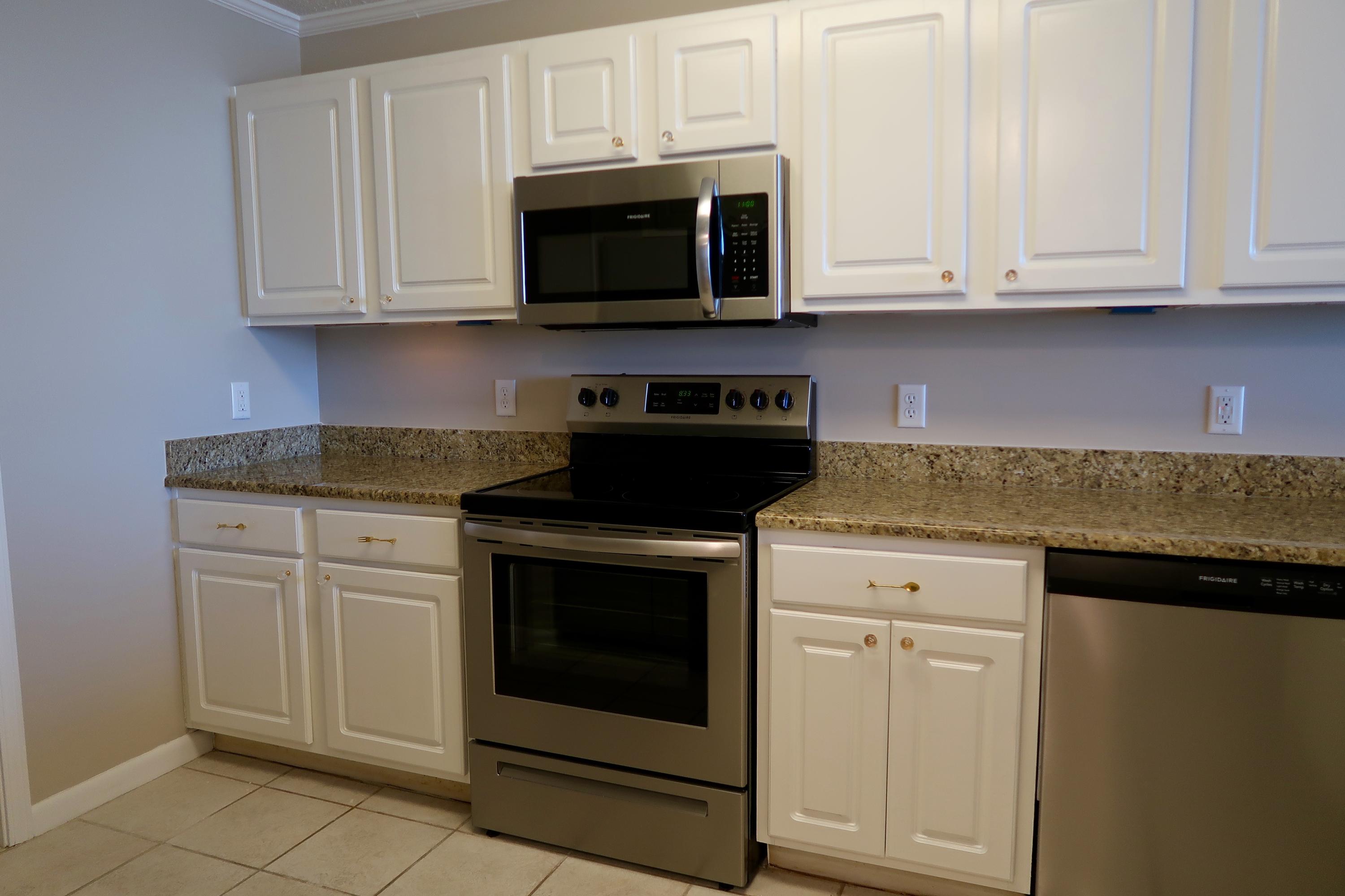 PALM COURT YACHT CLUB - Residential