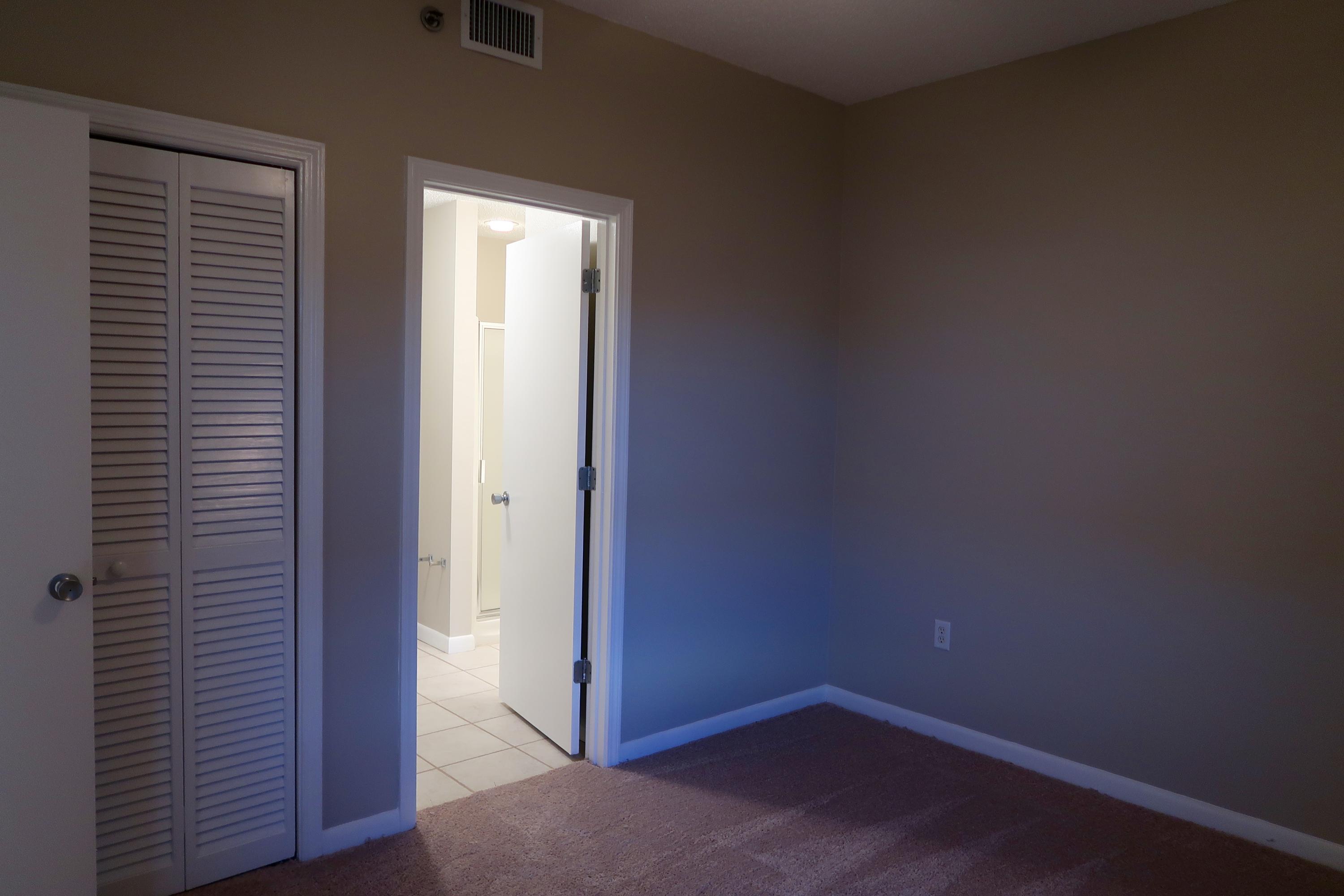 PALM COURT YACHT CLUB - Residential