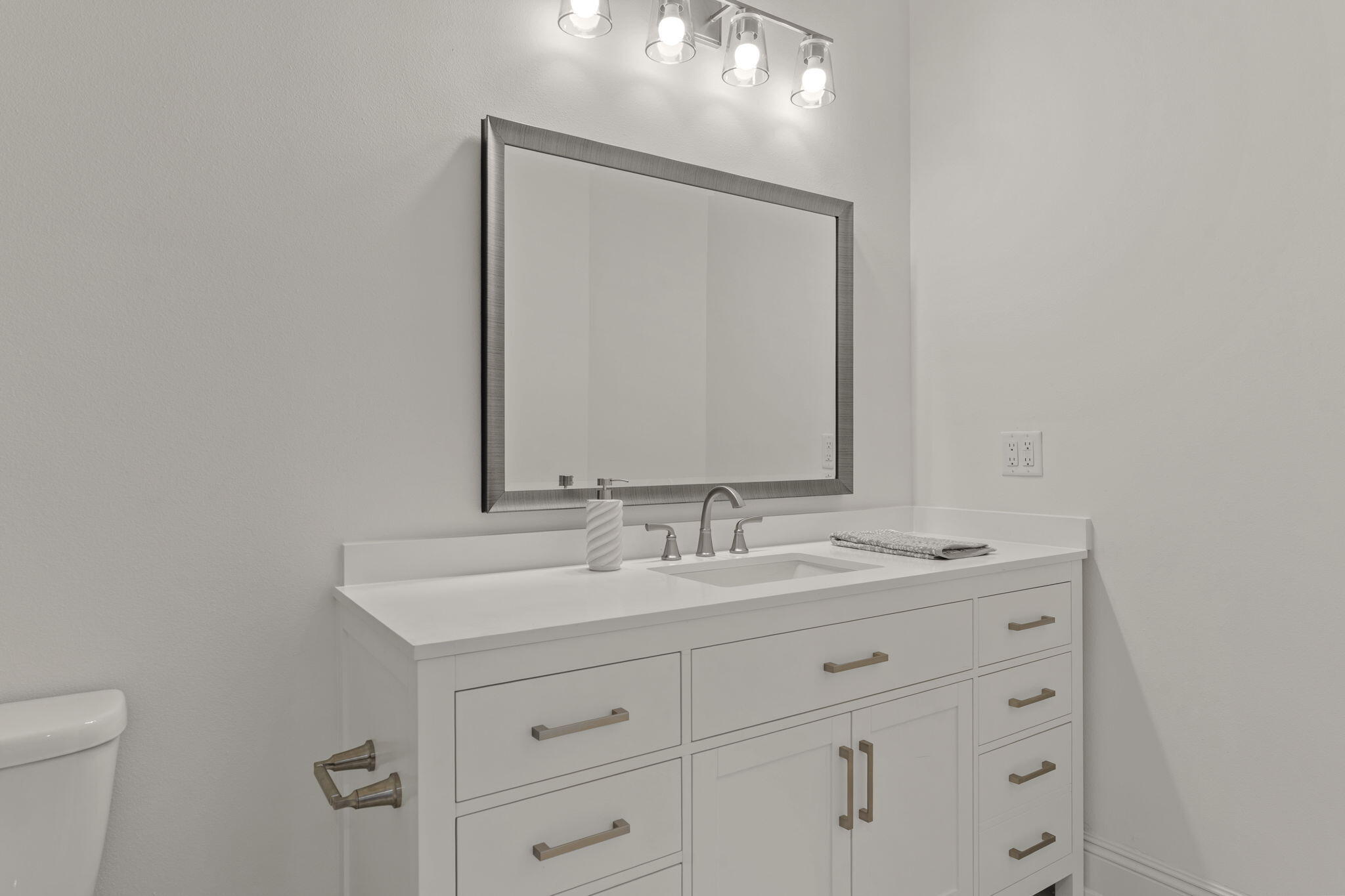 BURNT PINE - Residential