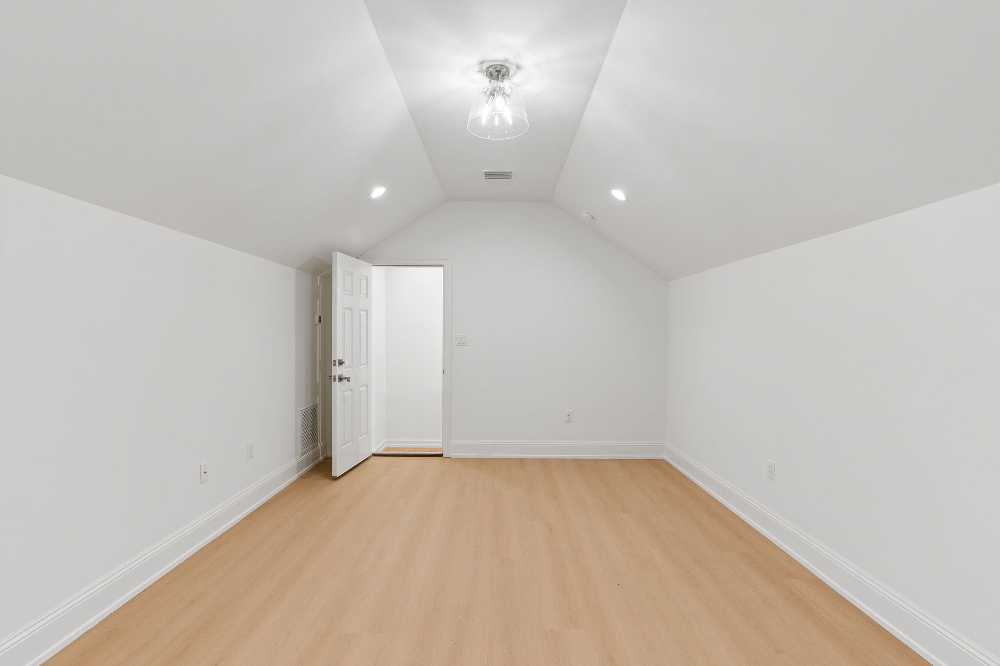 BURNT PINE - Residential