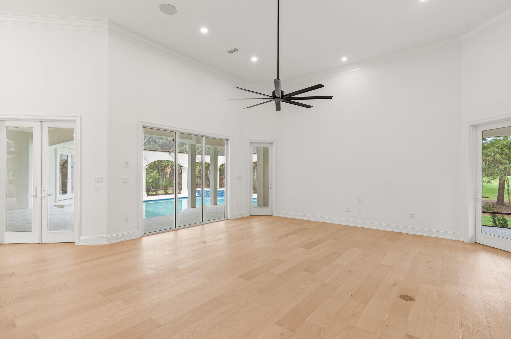 BURNT PINE - Residential