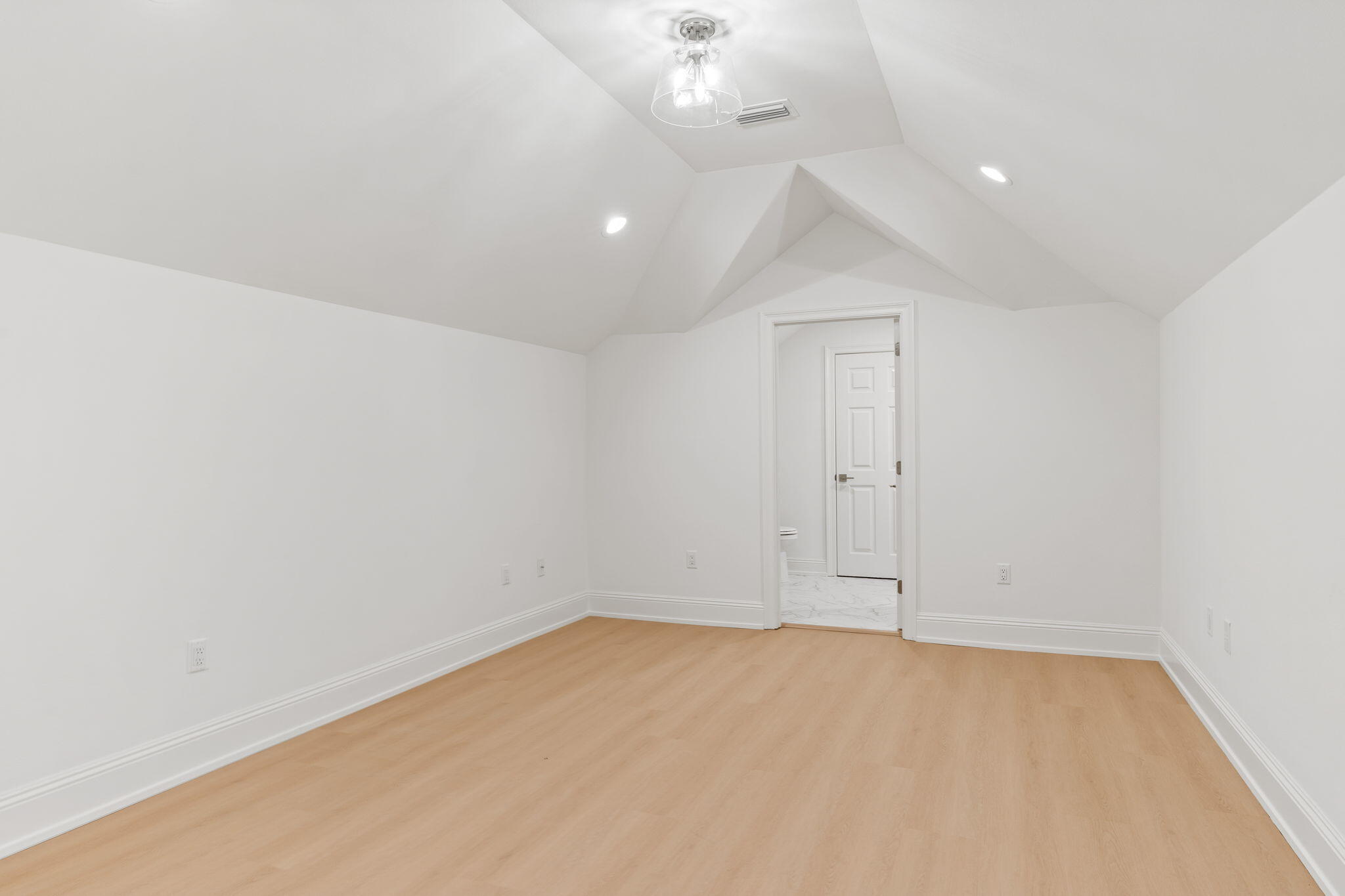 BURNT PINE - Residential