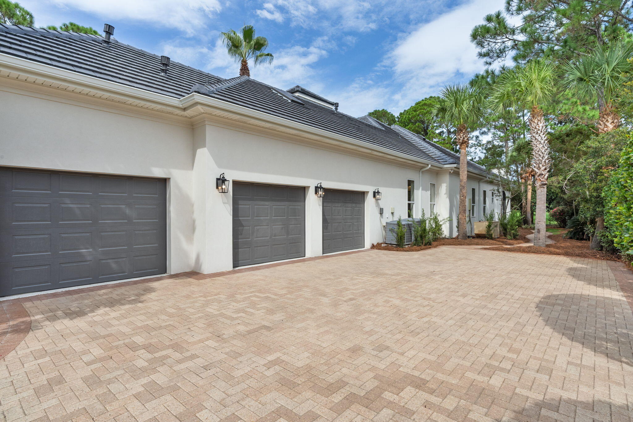 BURNT PINE - Residential