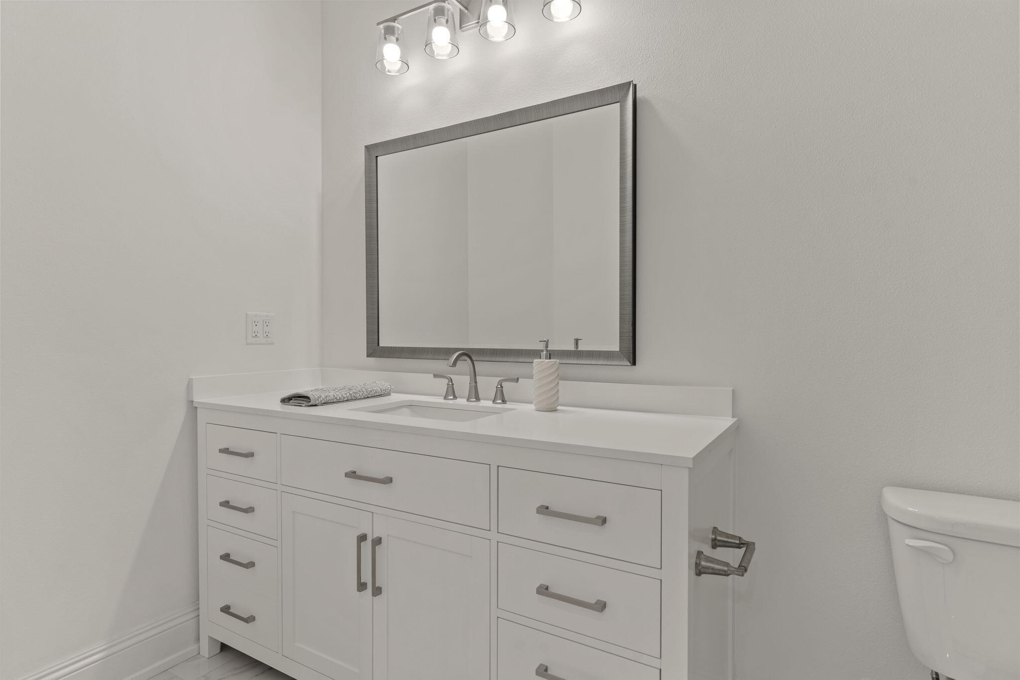 BURNT PINE - Residential