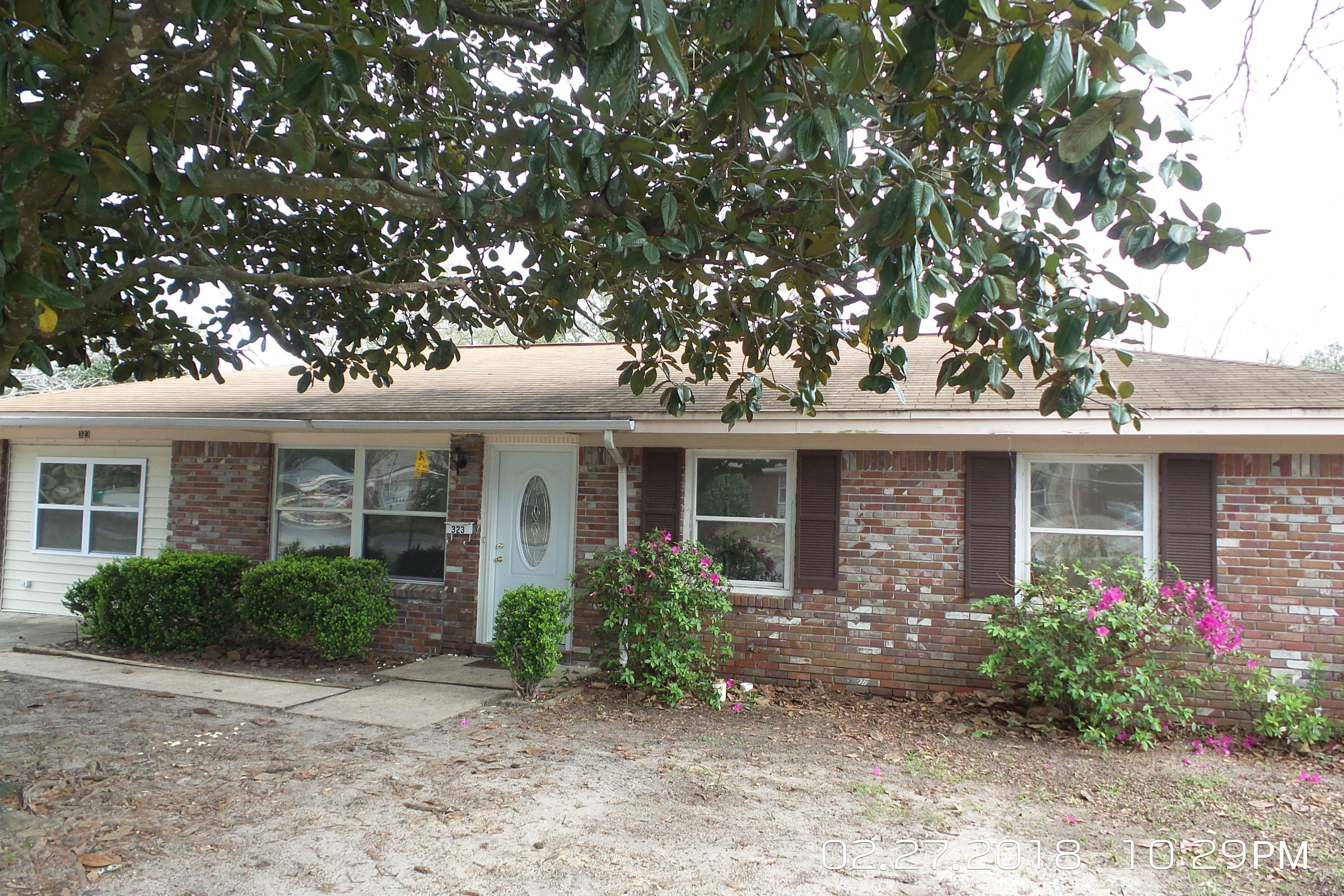 Home is available 3/1/2018 Home is currently occupied Welcome to this beautiful all brick home with shaded front yard. Huge back yard, screened porch ans shed. Wood flooring in living room , Large laundry room with lots of shelves for storage.There is a bonus room. This house is located in popular Niceville and is within minutes from stores, schools, churches, and parks No smoking inside. H/O will consider pets o a case by case basis with a $400 non-refundable pet fee.