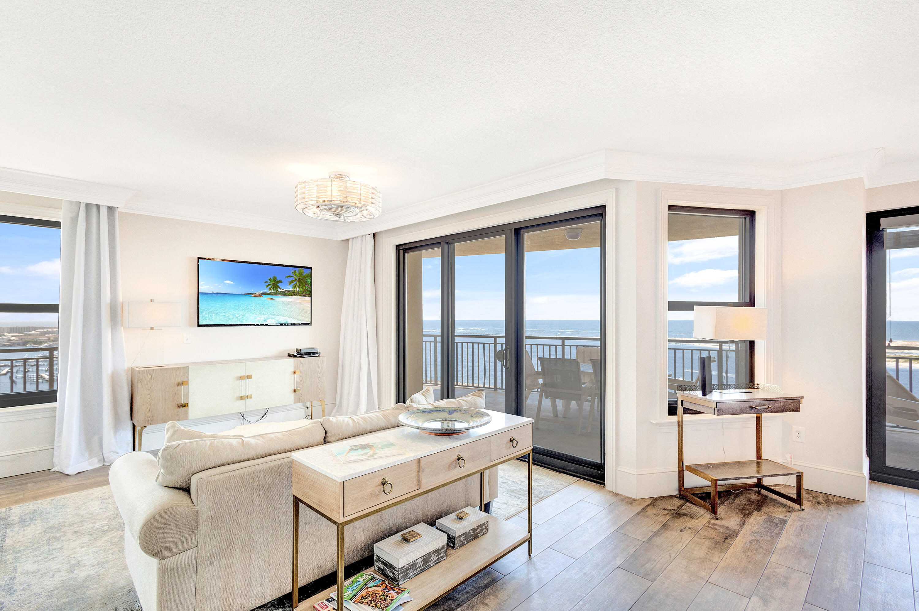 EMERALD GRANDE - Residential