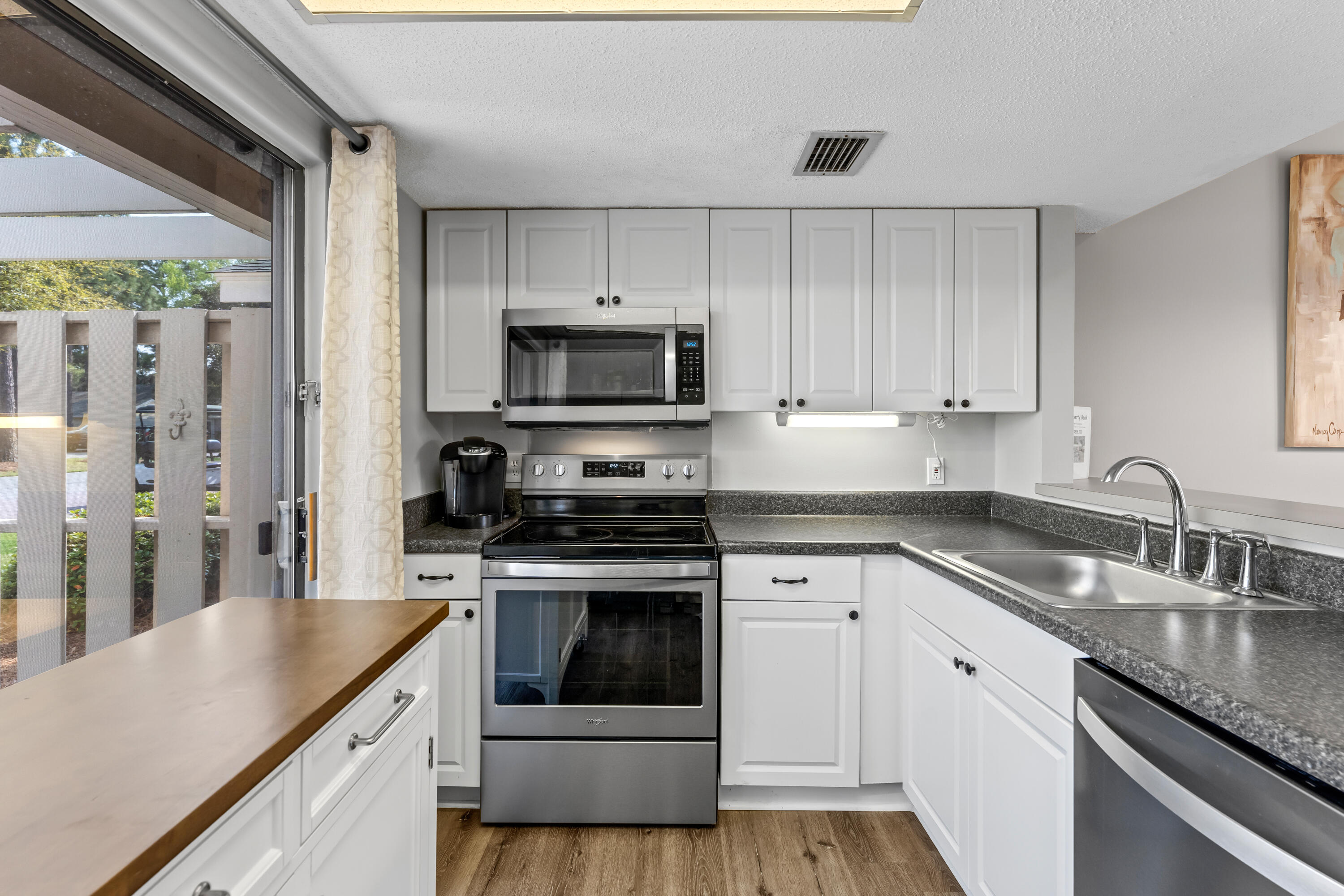 LINKSIDE VILLAGE UNIT 1 - Residential