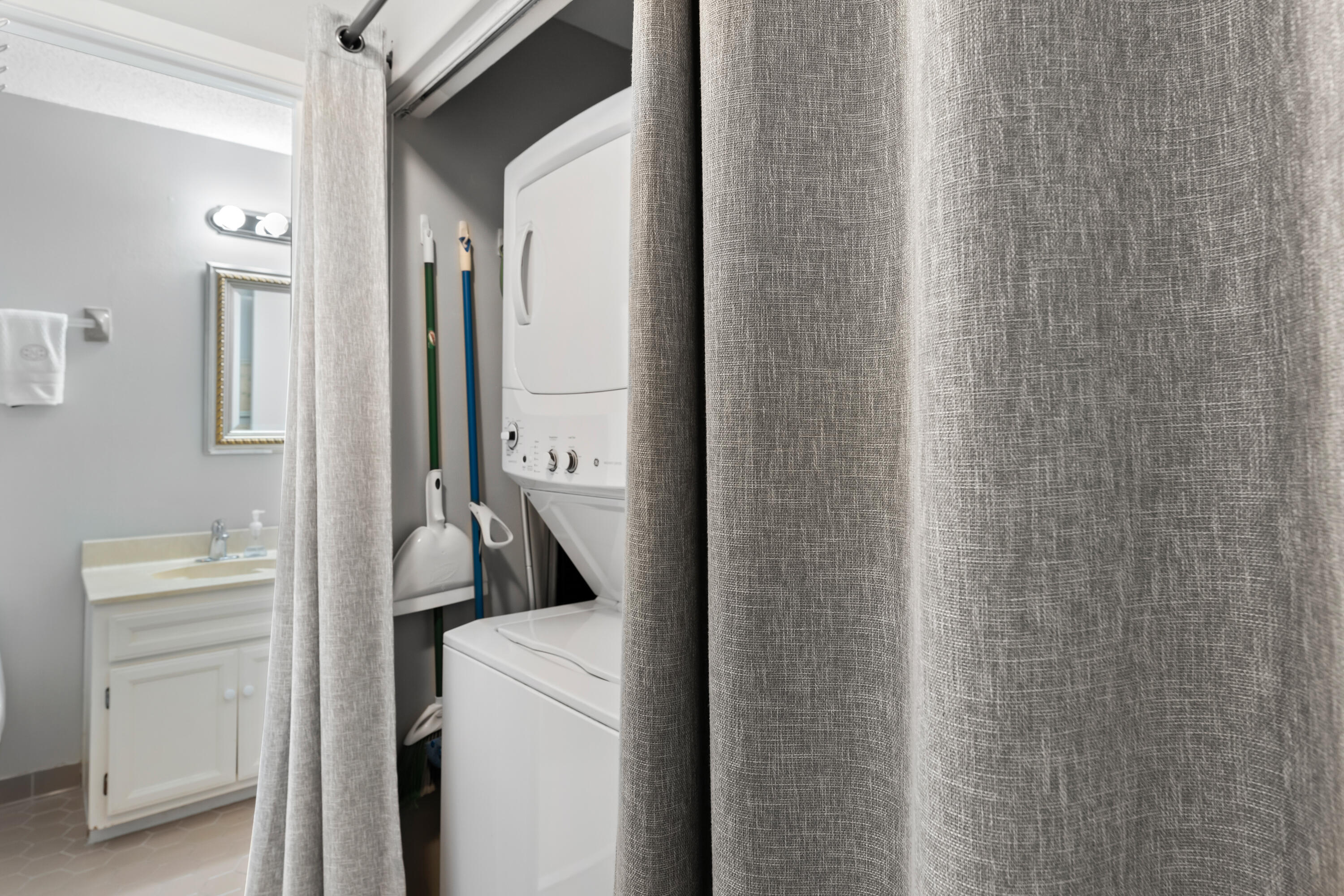 LINKSIDE VILLAGE UNIT 1 - Residential