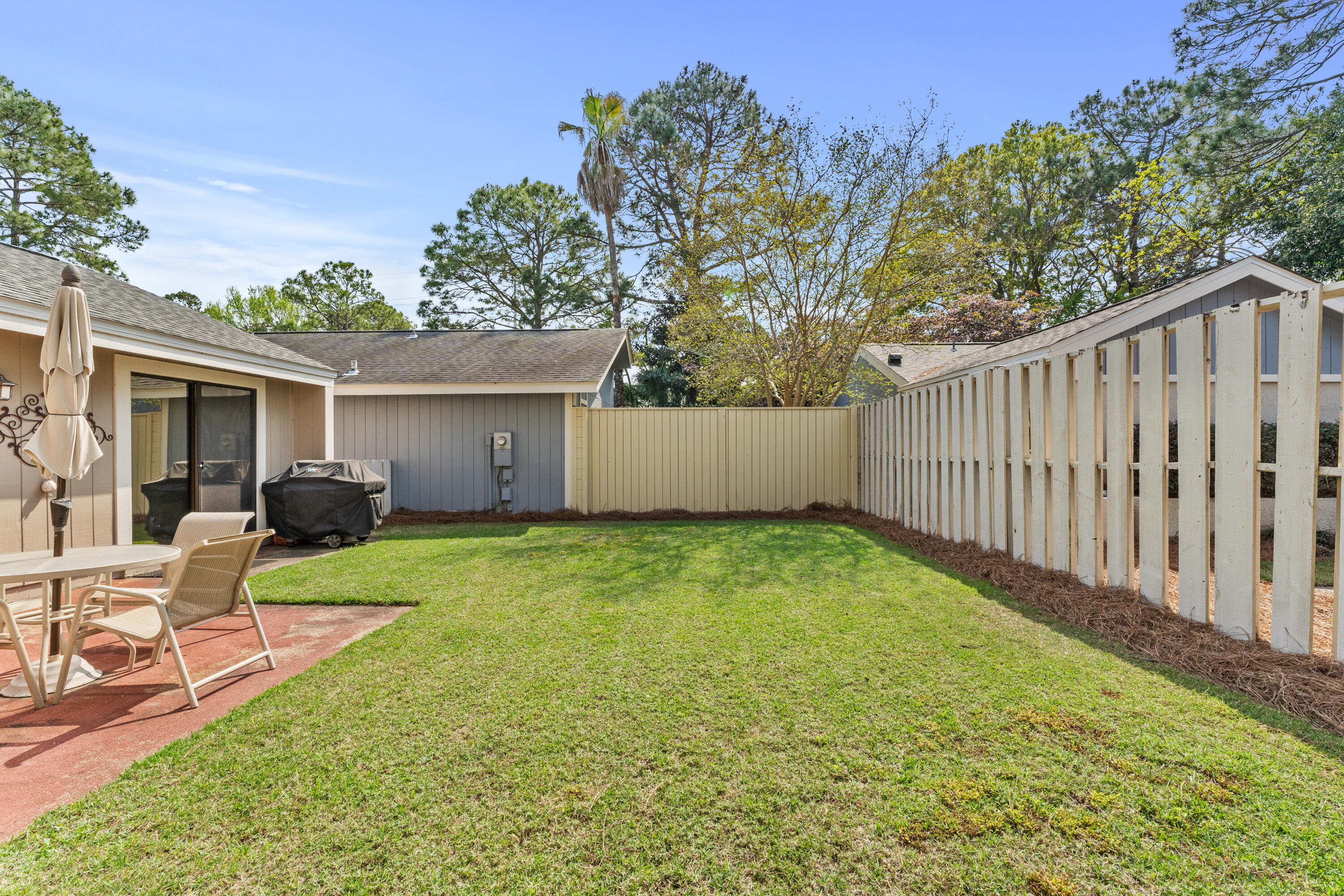 LINKSIDE VILLAGE UNIT 1 - Residential