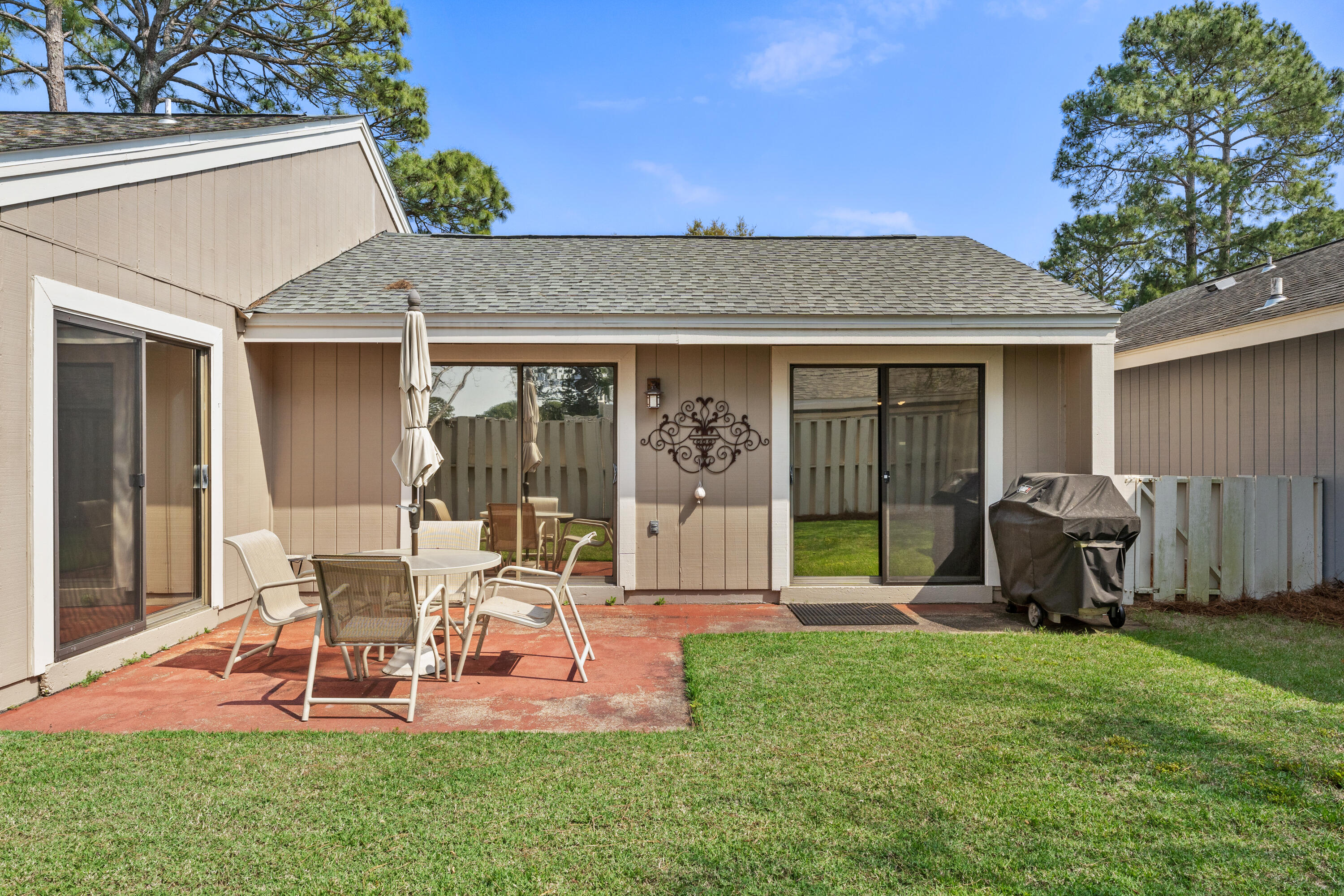 LINKSIDE VILLAGE UNIT 1 - Residential